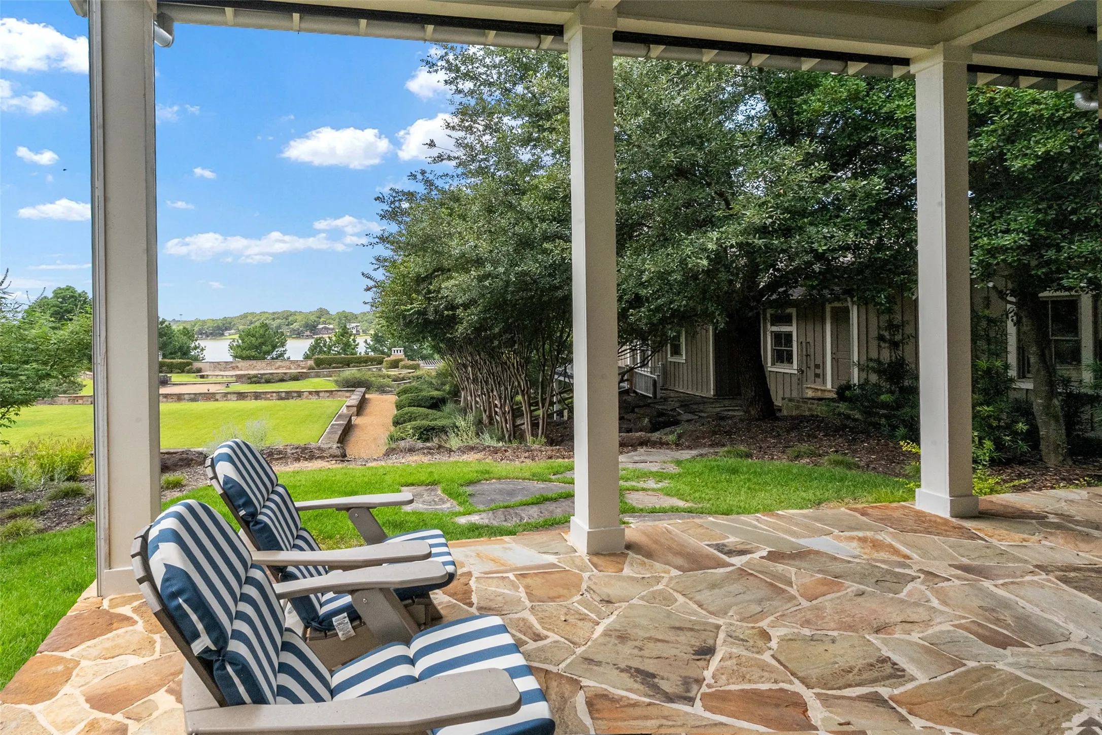 Single Family Residence For Sale in Henderson County , 4505 East Cove Court, Malakoff, Texas 75148, 5 Bedrooms, 5 Bathrooms, 1 Garage spaces, 3,104 Sqft, built in 2013, Price $2,150,000, mls#21345899, Real Estate Agent in Malakoff, Homes For Sale in Henderson county, Homes For Sale in Malakoff, Realtor in Malakoff Texas, Real Estate Brokerage Independent Realty Texas, Luminita Cordes Realtor