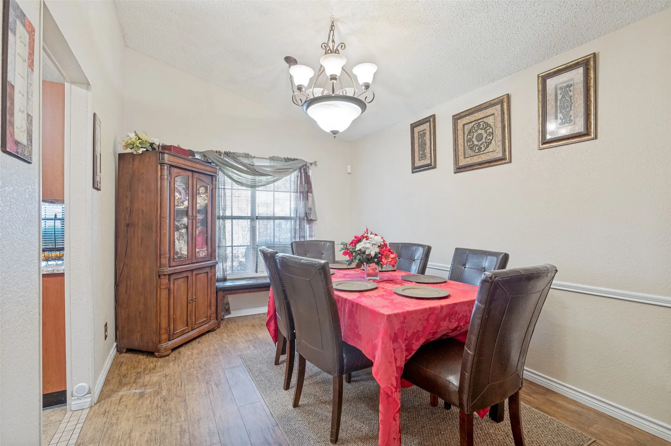 Single Family Residence For Sale in Tarrant County , 2910 Spinner Lane, Grand Prairie, Texas 75052, 3 Bedroom, 2 Bathroom, Garage spaces, 1,907 Sqft, built in 1987, mls#21350529, Real Estate Agent in Grand Prairie, Homes For Sale in Tarrant county, Homes For Sale in Grand Prairie, Realtor in Grand Prairie Texas, Real Estate Brokerage Independent Realty Texas, Luminita Cordes Realtor