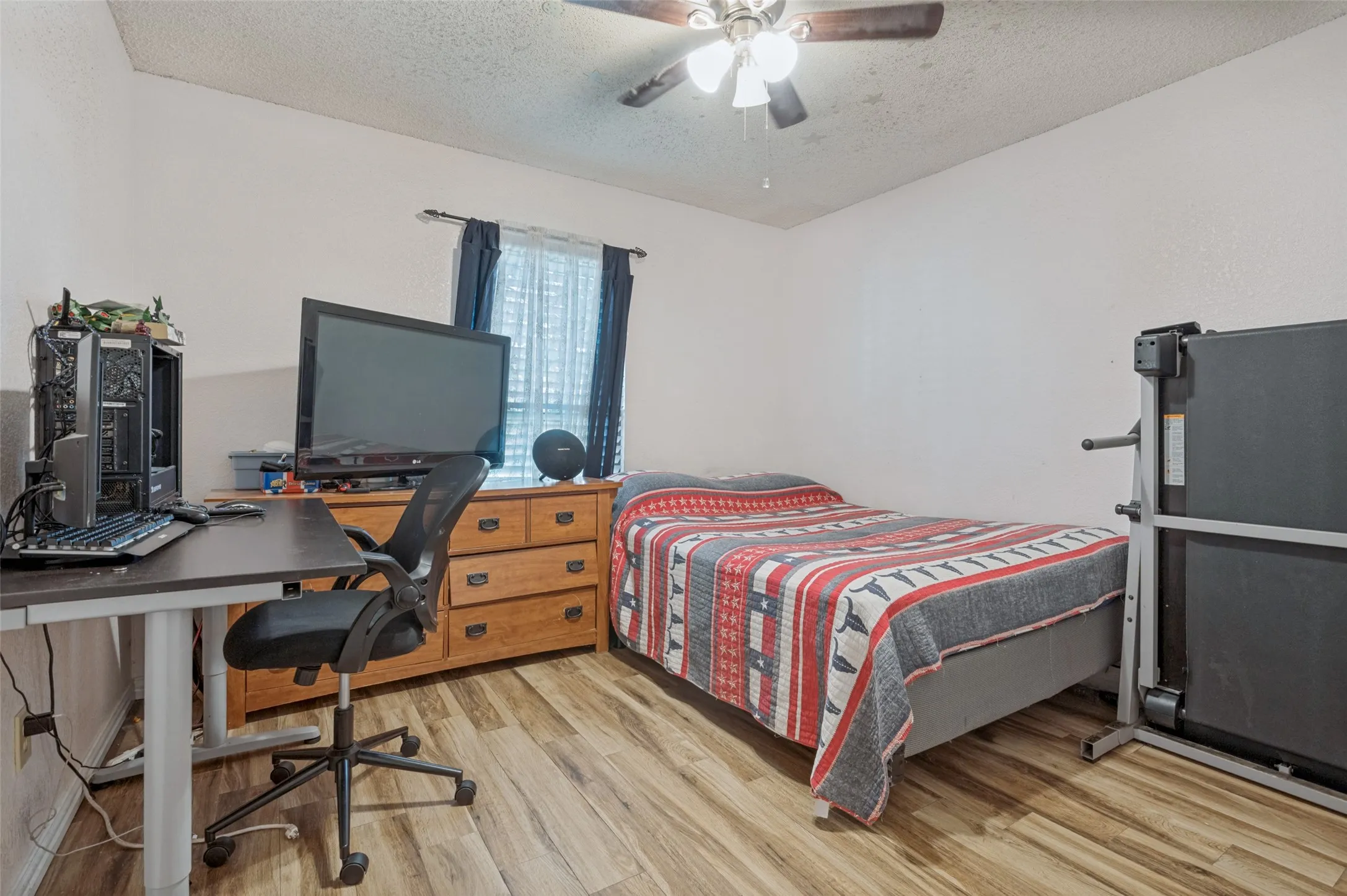 Single Family Residence For Sale in Tarrant County , 2910 Spinner Lane, Grand Prairie, Texas 75052, 3 Bedroom, 2 Bathroom, Garage spaces, 1,907 Sqft, built in 1987, mls#21350529, Real Estate Agent in Grand Prairie, Homes For Sale in Tarrant county, Homes For Sale in Grand Prairie, Realtor in Grand Prairie Texas, Real Estate Brokerage Independent Realty Texas, Luminita Cordes Realtor
