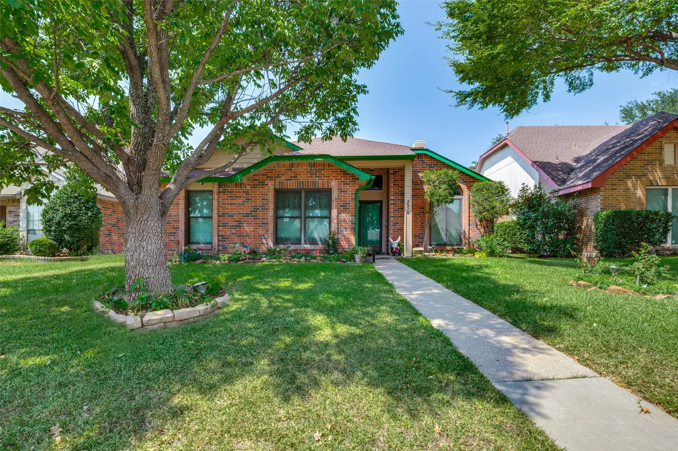 Single Family Residence For Sale in Tarrant County , 2910 Spinner Lane, Grand Prairie, Texas 75052, 3 Bedroom, 2 Bathroom, Garage spaces, 1,907 Sqft, built in 1987, mls#21350529, Real Estate Agent in Grand Prairie, Homes For Sale in Tarrant county, Homes For Sale in Grand Prairie, Realtor in Grand Prairie Texas, Real Estate Brokerage Independent Realty Texas, Luminita Cordes Realtor