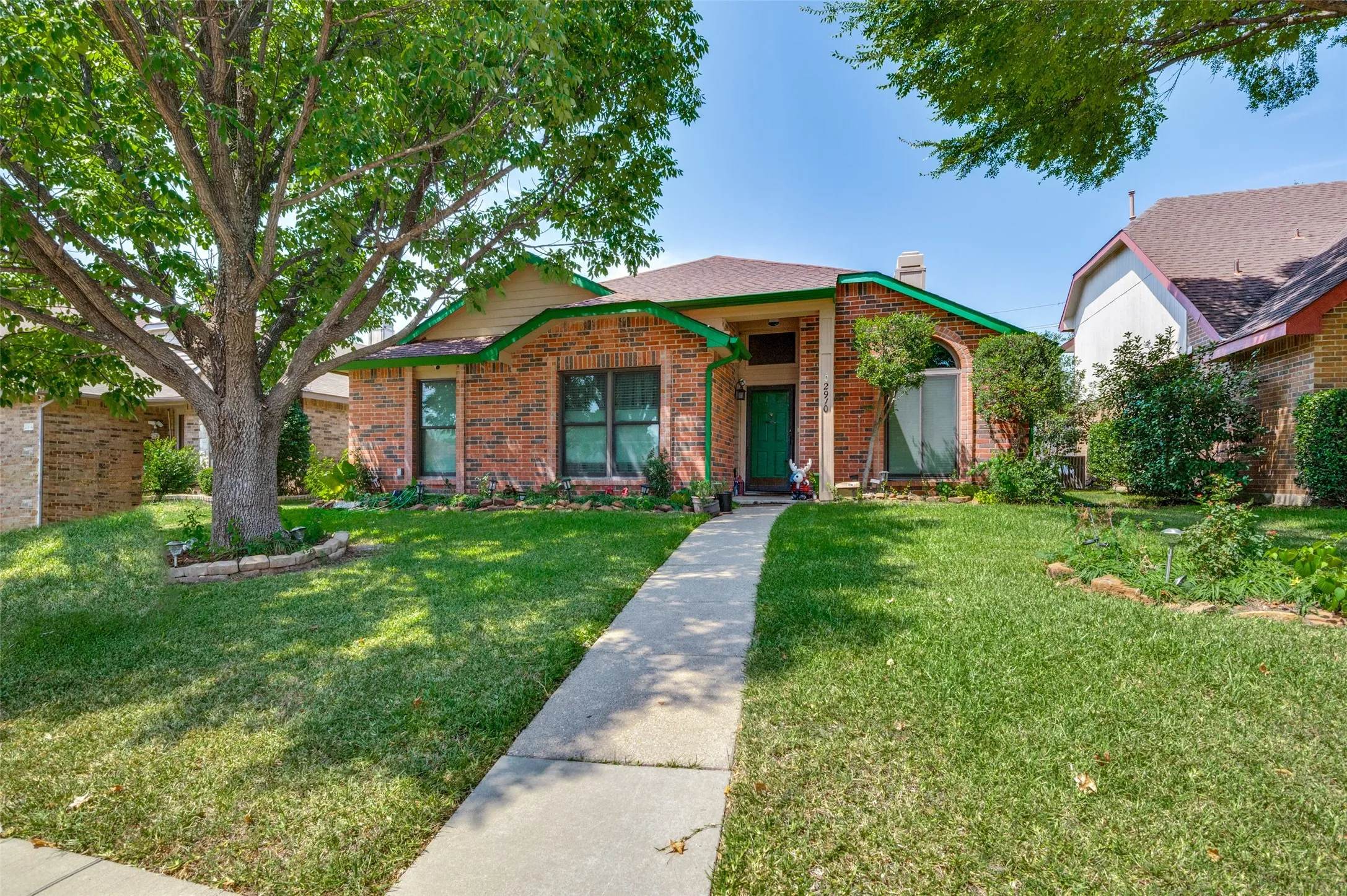 Single Family Residence For Sale in Tarrant County , 2910 Spinner Lane, Grand Prairie, Texas 75052, 3 Bedroom, 2 Bathroom, Garage spaces, 1,907 Sqft, built in 1987, mls#21350529, Real Estate Agent in Grand Prairie, Homes For Sale in Tarrant county, Homes For Sale in Grand Prairie, Realtor in Grand Prairie Texas, Real Estate Brokerage Independent Realty Texas, Luminita Cordes Realtor