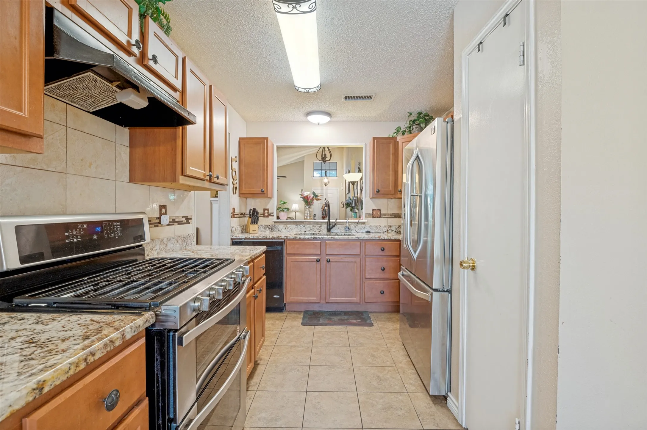 Single Family Residence For Sale in Tarrant County , 2910 Spinner Lane, Grand Prairie, Texas 75052, 3 Bedroom, 2 Bathroom, Garage spaces, 1,907 Sqft, built in 1987, mls#21350529, Real Estate Agent in Grand Prairie, Homes For Sale in Tarrant county, Homes For Sale in Grand Prairie, Realtor in Grand Prairie Texas, Real Estate Brokerage Independent Realty Texas, Luminita Cordes Realtor