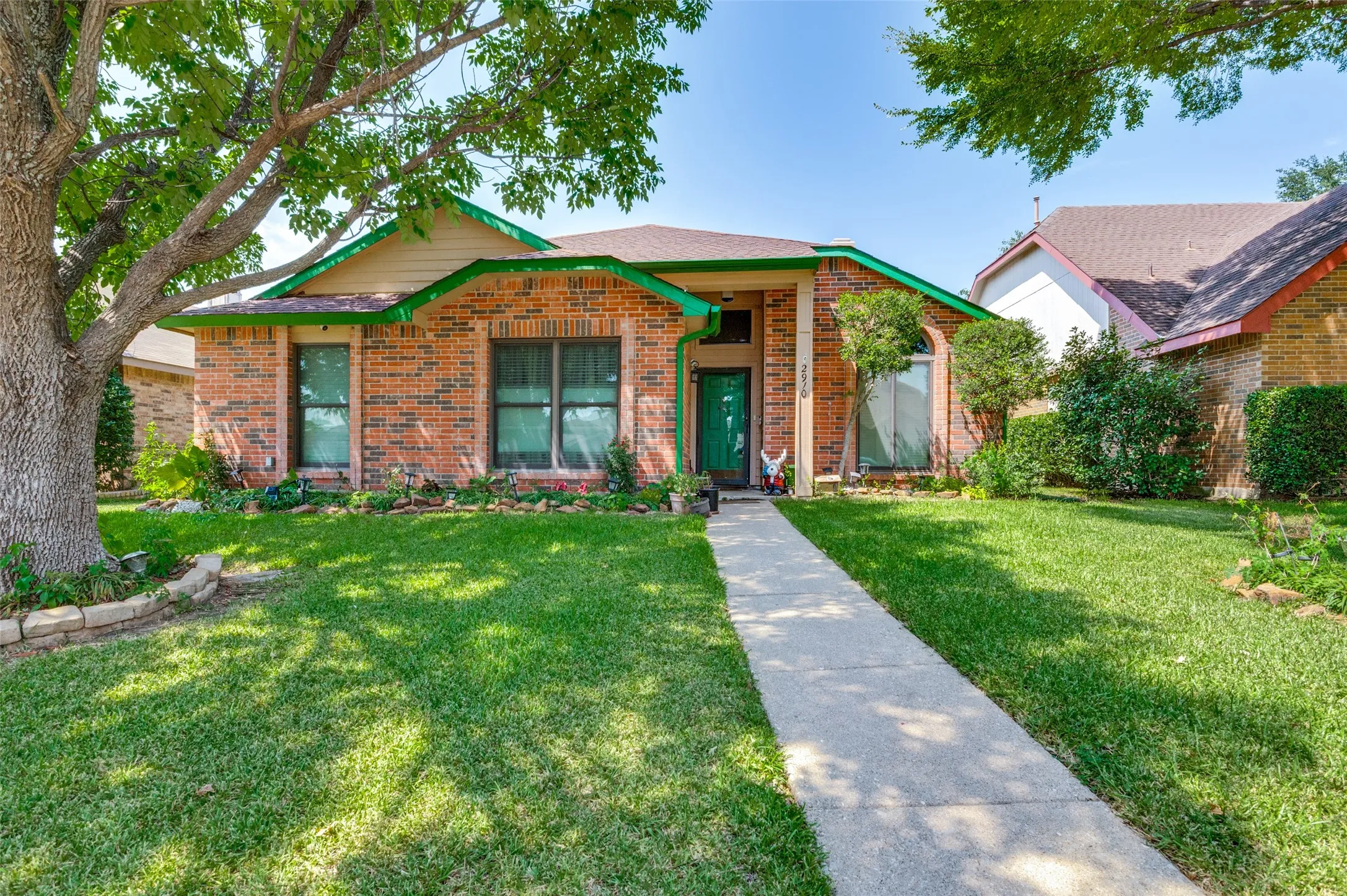 Single Family Residence For Sale in Tarrant County , 2910 Spinner Lane, Grand Prairie, Texas 75052, 3 Bedroom, 2 Bathroom, Garage spaces, 1,907 Sqft, built in 1987, mls#21350529, Real Estate Agent in Grand Prairie, Homes For Sale in Tarrant county, Homes For Sale in Grand Prairie, Realtor in Grand Prairie Texas, Real Estate Brokerage Independent Realty Texas, Luminita Cordes Realtor