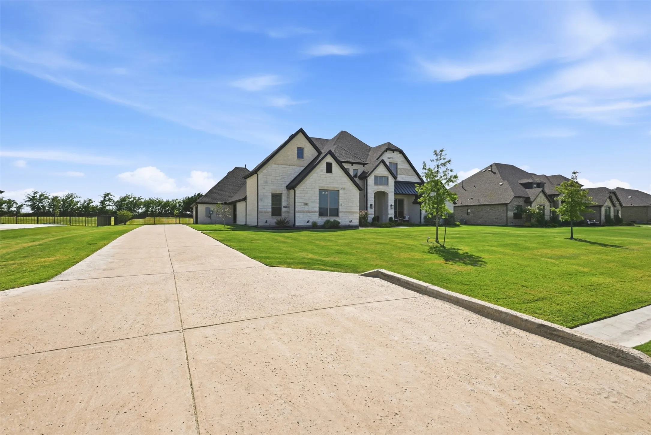 Single Family Residence For Sale in Rockwall County , 156 Settlement Lane, Mclendon Chisholm, Texas 75032, 5 Bedroom, 5 Bathroom, 3 Garage spaces, 3,970 Sqft, built in 2023, mls#21354431, Real Estate Agent in Mclendon Chisholm, Homes For Sale in Rockwall county, Homes For Sale in Mclendon Chisholm, Realtor in Mclendon Chisholm Texas, Real Estate Brokerage Independent Realty Texas, Luminita Cordes Realtor