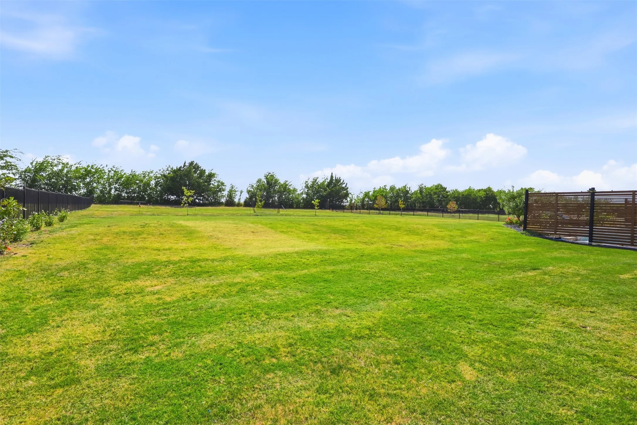 Single Family Residence For Sale in Rockwall County , 156 Settlement Lane, Mclendon Chisholm, Texas 75032, 5 Bedroom, 5 Bathroom, 3 Garage spaces, 3,970 Sqft, built in 2023, mls#21354431, Real Estate Agent in Mclendon Chisholm, Homes For Sale in Rockwall county, Homes For Sale in Mclendon Chisholm, Realtor in Mclendon Chisholm Texas, Real Estate Brokerage Independent Realty Texas, Luminita Cordes Realtor