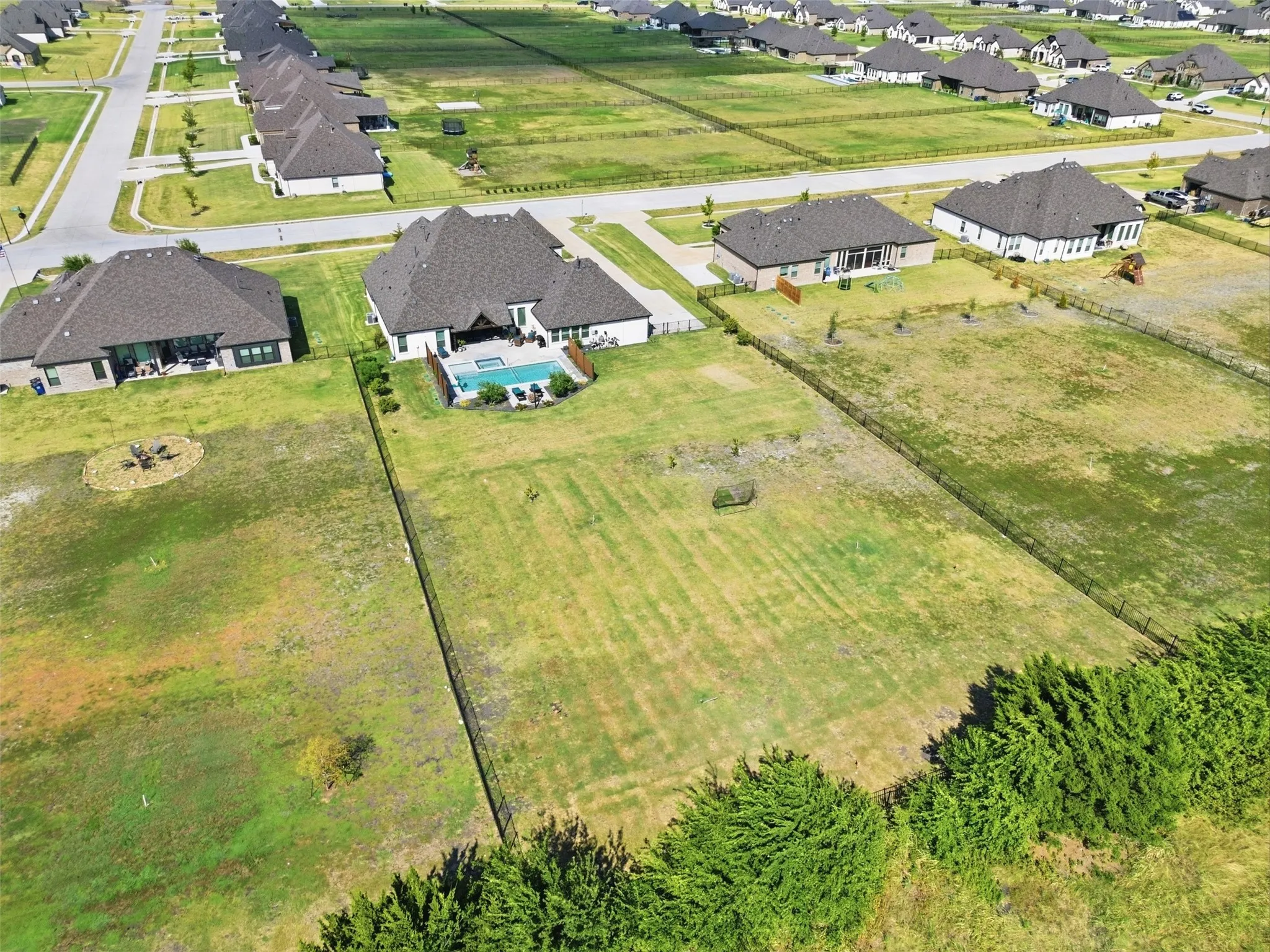 Single Family Residence For Sale in Rockwall County , 156 Settlement Lane, Mclendon Chisholm, Texas 75032, 5 Bedroom, 5 Bathroom, 3 Garage spaces, 3,970 Sqft, built in 2023, mls#21354431, Real Estate Agent in Mclendon Chisholm, Homes For Sale in Rockwall county, Homes For Sale in Mclendon Chisholm, Realtor in Mclendon Chisholm Texas, Real Estate Brokerage Independent Realty Texas, Luminita Cordes Realtor