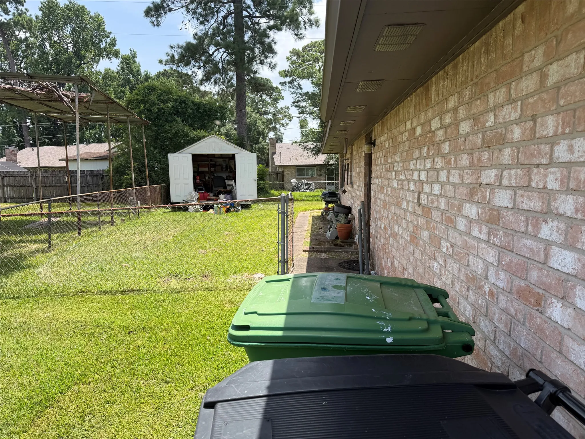Single Family Residence For Sale in Harris County , 24610 Shellbrook Drive, Houston, Texas 77336, 3 Bedroom, 2 Bathroom, 2 Garage spaces, 1,721 Sqft, built in 1976, mls#21354597, Real Estate Agent in Houston, Homes For Sale in Harris county, Homes For Sale in Houston, Realtor in Houston Texas, Real Estate Brokerage Independent Realty Texas, Luminita Cordes Realtor