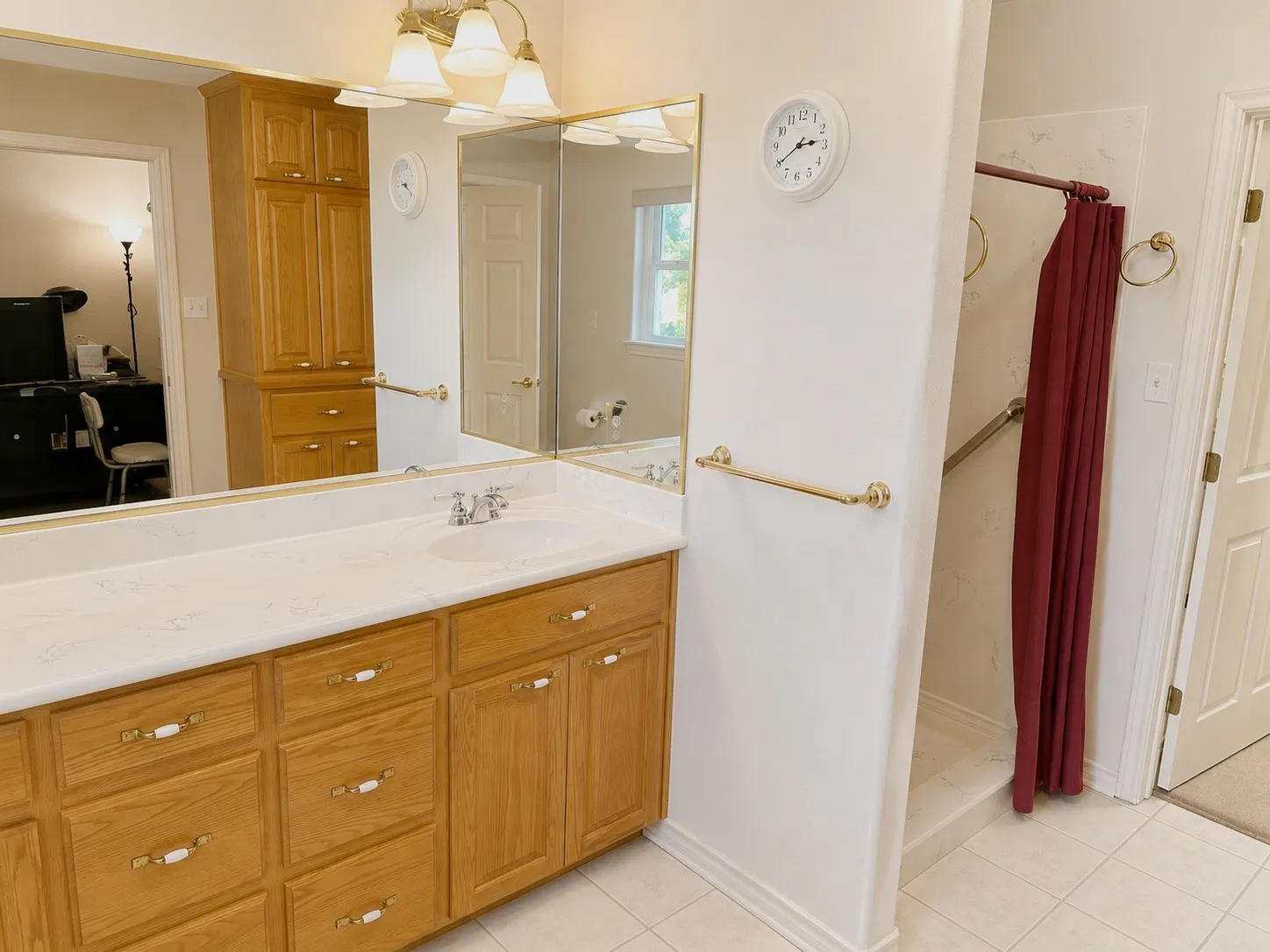Single Family Residence For Sale in Hill County , 7066 Golf Drive, Whitney, Texas 76692, 3 Bedroom, 2 Bathroom, 2 Garage spaces, 1,865 Sqft, built in 2002, mls#21342095, Real Estate Agent in Whitney, Homes For Sale in Hill county, Homes For Sale in Whitney, Realtor in Whitney Texas, Real Estate Brokerage Independent Realty Texas, Luminita Cordes Realtor