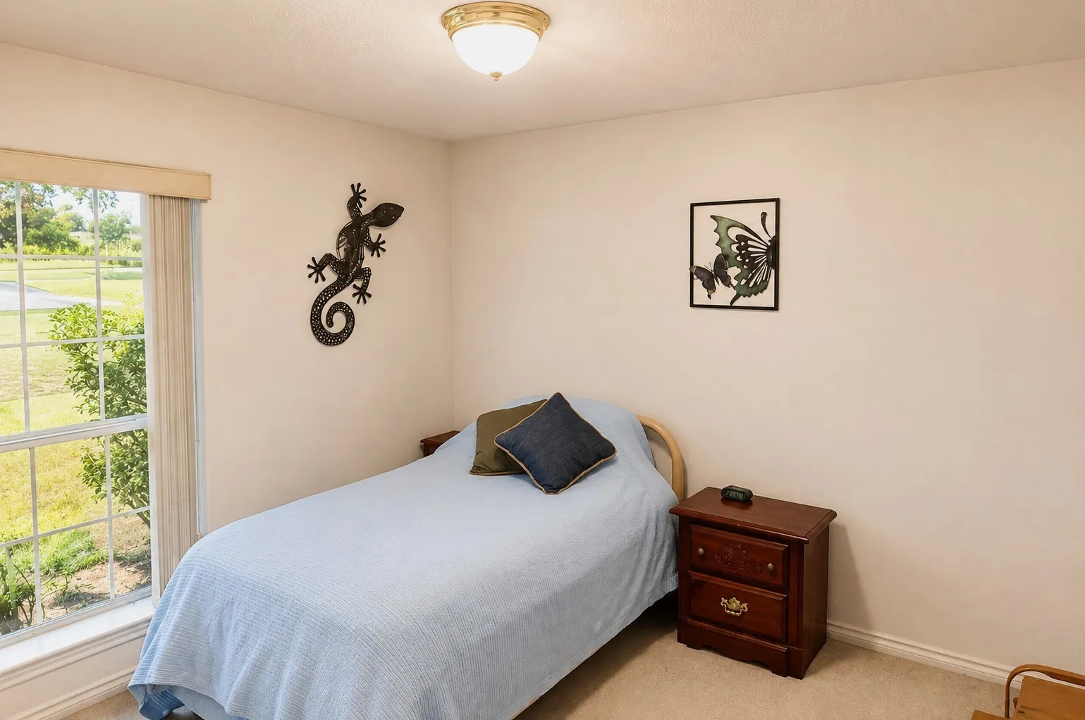 Single Family Residence For Sale in Hill County , 7066 Golf Drive, Whitney, Texas 76692, 3 Bedroom, 2 Bathroom, 2 Garage spaces, 1,865 Sqft, built in 2002, mls#21342095, Real Estate Agent in Whitney, Homes For Sale in Hill county, Homes For Sale in Whitney, Realtor in Whitney Texas, Real Estate Brokerage Independent Realty Texas, Luminita Cordes Realtor