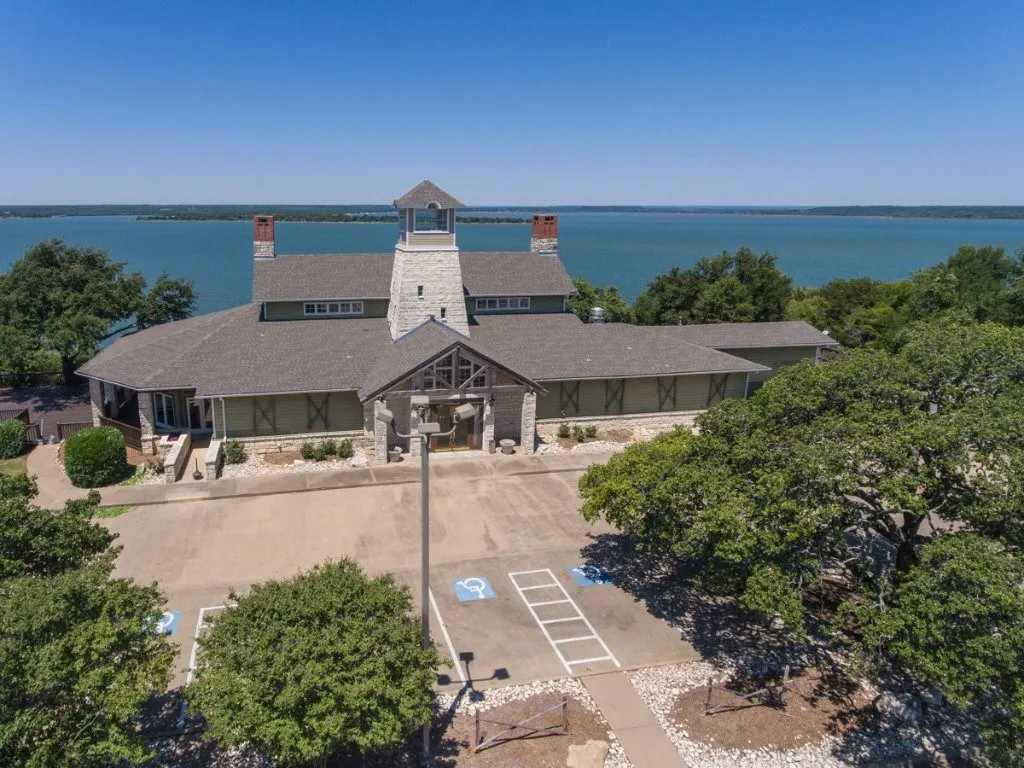 Single Family Residence For Sale in Hill County , 7066 Golf Drive, Whitney, Texas 76692, 3 Bedroom, 2 Bathroom, 2 Garage spaces, 1,865 Sqft, built in 2002, mls#21342095, Real Estate Agent in Whitney, Homes For Sale in Hill county, Homes For Sale in Whitney, Realtor in Whitney Texas, Real Estate Brokerage Independent Realty Texas, Luminita Cordes Realtor