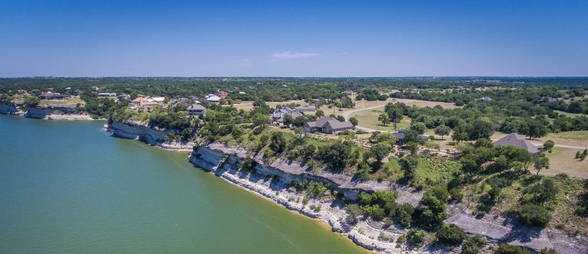 Single Family Residence For Sale in Hill County , 7066 Golf Drive, Whitney, Texas 76692, 3 Bedroom, 2 Bathroom, 2 Garage spaces, 1,865 Sqft, built in 2002, mls#21342095, Real Estate Agent in Whitney, Homes For Sale in Hill county, Homes For Sale in Whitney, Realtor in Whitney Texas, Real Estate Brokerage Independent Realty Texas, Luminita Cordes Realtor