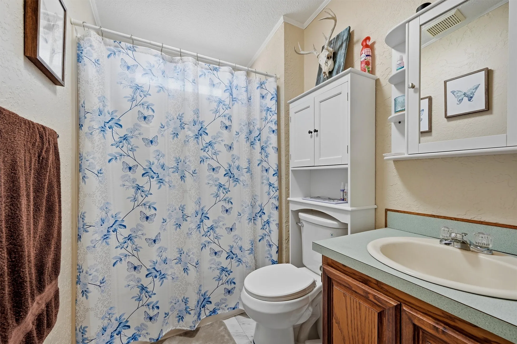 Single Family Residence For Sale in Grayson County , 305 Ridgecrest Road, Pottsboro, Texas 75076, 3 Bedroom, 2 Bathroom, Garage spaces, 1,680 Sqft, built in 1996, mls#21354599, Real Estate Agent in Pottsboro, Homes For Sale in Grayson county, Homes For Sale in Pottsboro, Realtor in Pottsboro Texas, Real Estate Brokerage Independent Realty Texas, Luminita Cordes Realtor