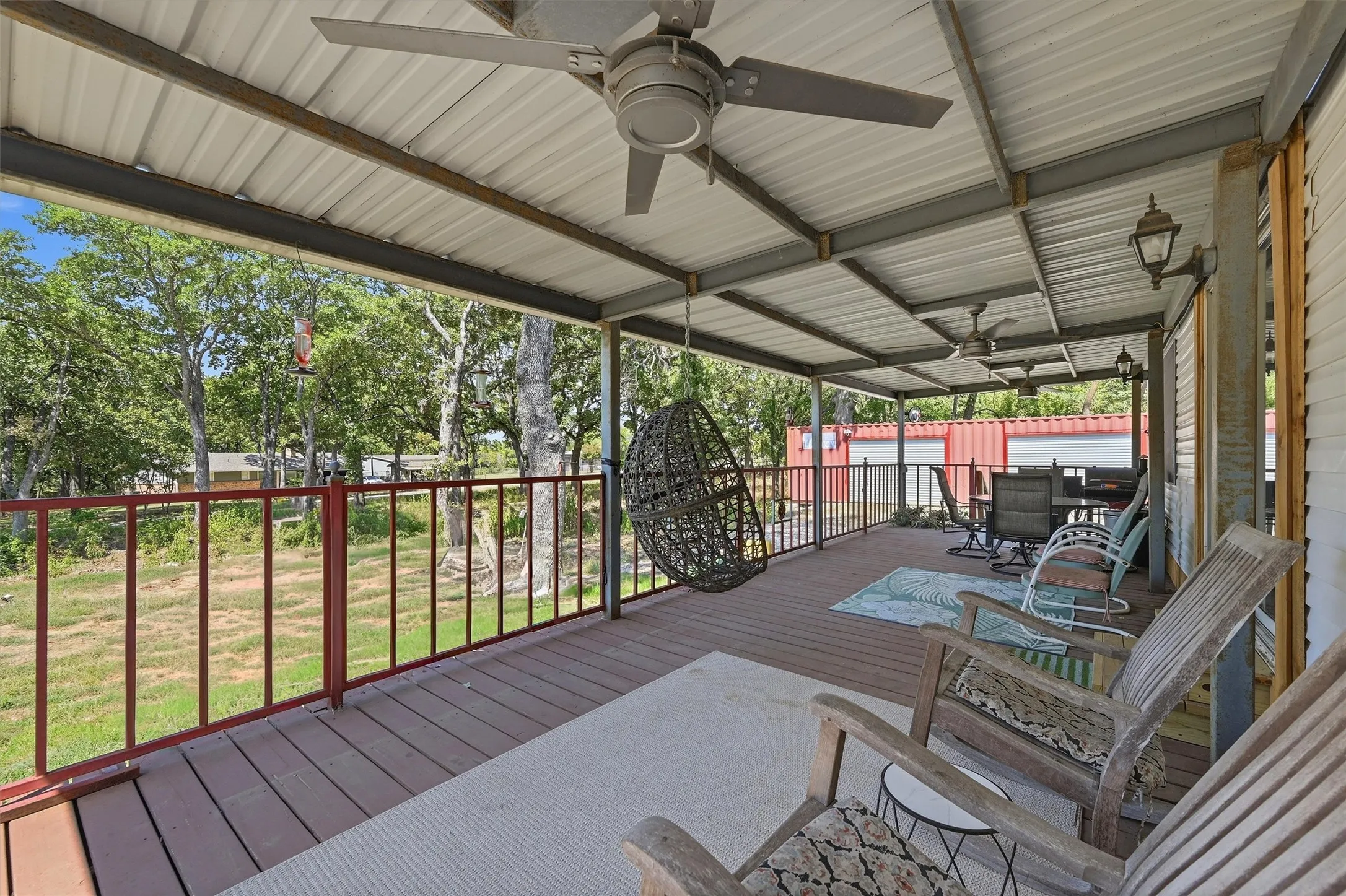 Single Family Residence For Sale in Grayson County , 305 Ridgecrest Road, Pottsboro, Texas 75076, 3 Bedroom, 2 Bathroom, Garage spaces, 1,680 Sqft, built in 1996, mls#21354599, Real Estate Agent in Pottsboro, Homes For Sale in Grayson county, Homes For Sale in Pottsboro, Realtor in Pottsboro Texas, Real Estate Brokerage Independent Realty Texas, Luminita Cordes Realtor