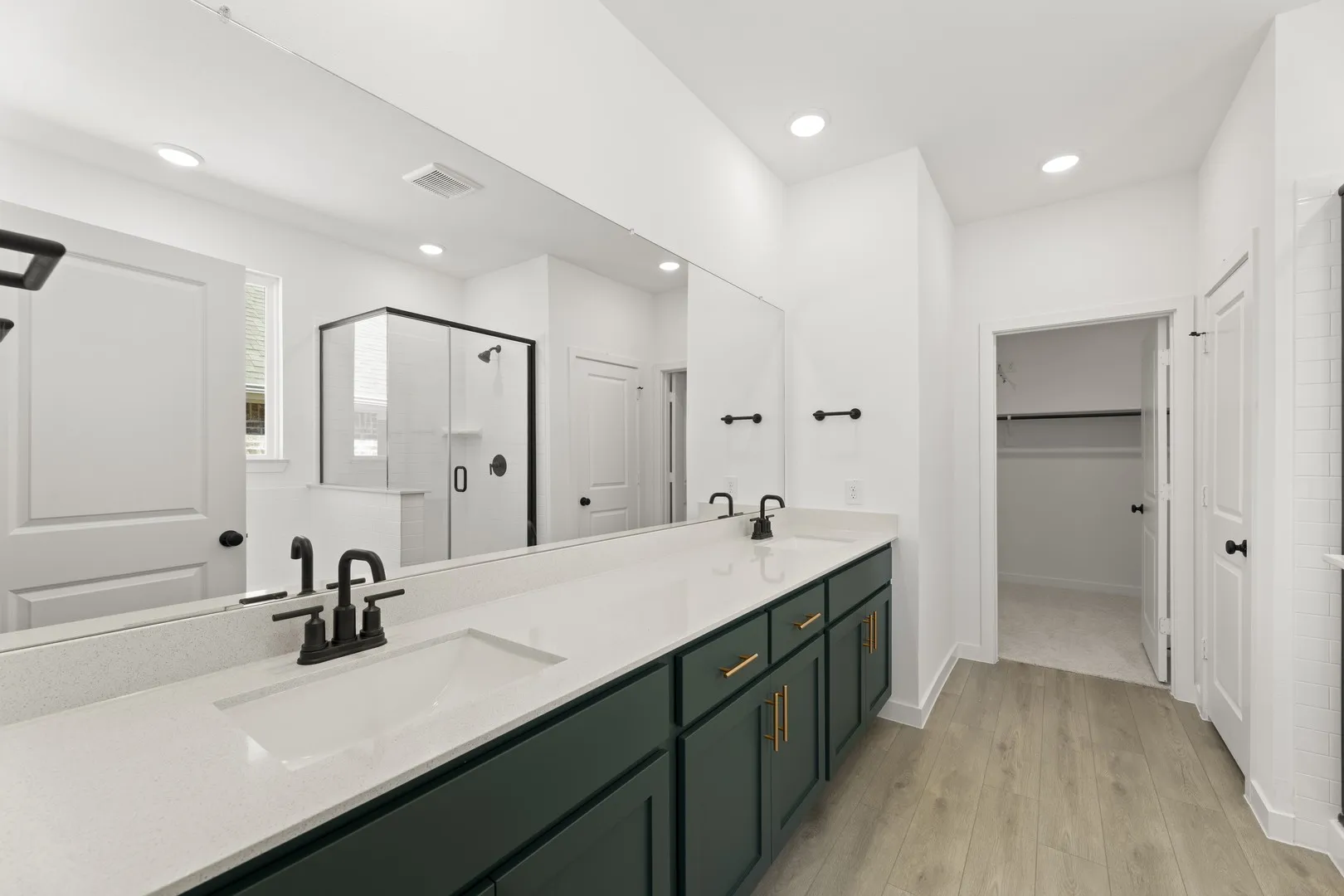 16. 2203 Washington - Bath