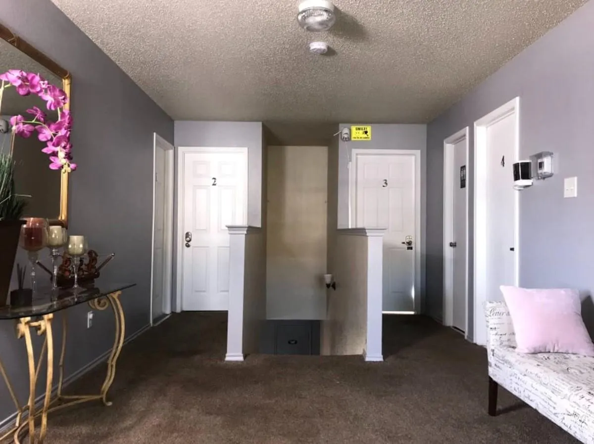 Single Family Residence For Sale in Tarrant County , 208 Dakota Ridge Drive, Fort Worth, Texas 76134, 5 Bedrooms, 4 Bathrooms, 2 Garage spaces, 3,209 Sqft, built in 2005, Price $289,500, mls#21354603, Real Estate Agent in Fort Worth, Homes For Sale in Tarrant county, Homes For Sale in Fort Worth, Realtor in Fort Worth Texas, Real Estate Brokerage Independent Realty Texas, Luminita Cordes Realtor