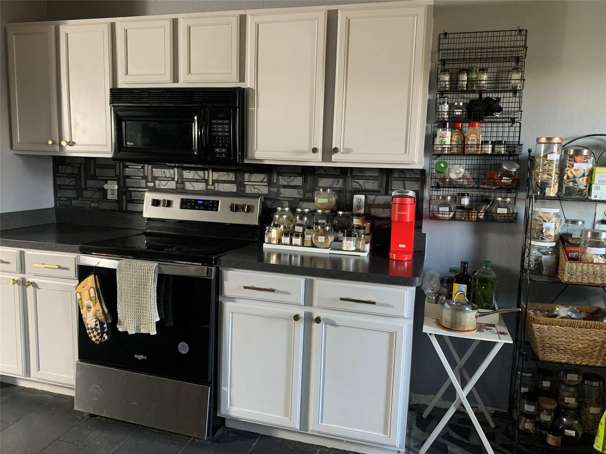 Single Family Residence For Sale in Tarrant County , 208 Dakota Ridge Drive, Fort Worth, Texas 76134, 5 Bedrooms, 4 Bathrooms, 2 Garage spaces, 3,209 Sqft, built in 2005, Price $289,500, mls#21354603, Real Estate Agent in Fort Worth, Homes For Sale in Tarrant county, Homes For Sale in Fort Worth, Realtor in Fort Worth Texas, Real Estate Brokerage Independent Realty Texas, Luminita Cordes Realtor