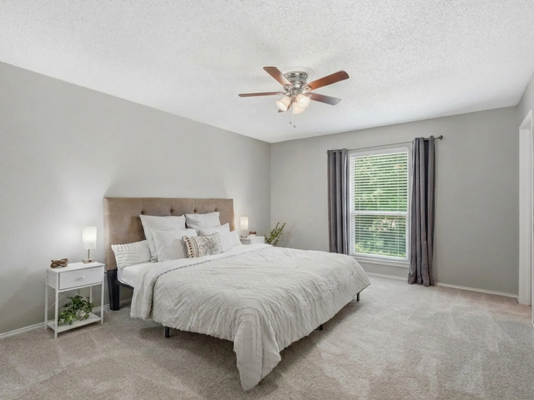 Single Family Residence For Sale in Tarrant County , 6206 Hott Springs Drive, Arlington, Texas 76001, 3 Bedroom, 2 Bathroom, 2 Garage spaces, 1,545 Sqft, built in 1982, mls#21354543, Real Estate Agent in Arlington, Homes For Sale in Tarrant county, Homes For Sale in Arlington, Realtor in Arlington Texas, Real Estate Brokerage Independent Realty Texas, Luminita Cordes Realtor