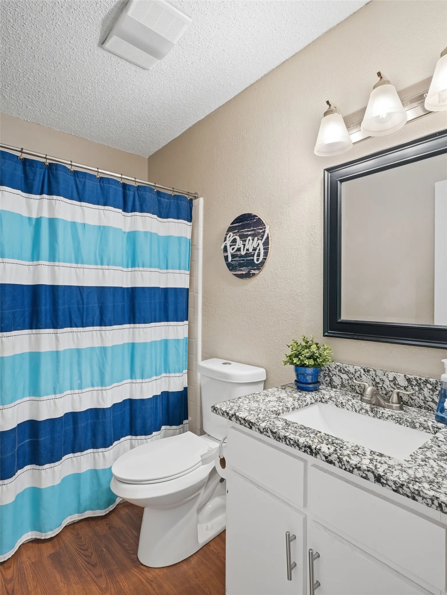 Single Family Residence For Sale in Tarrant County , 6206 Hott Springs Drive, Arlington, Texas 76001, 3 Bedroom, 2 Bathroom, 2 Garage spaces, 1,545 Sqft, built in 1982, mls#21354543, Real Estate Agent in Arlington, Homes For Sale in Tarrant county, Homes For Sale in Arlington, Realtor in Arlington Texas, Real Estate Brokerage Independent Realty Texas, Luminita Cordes Realtor