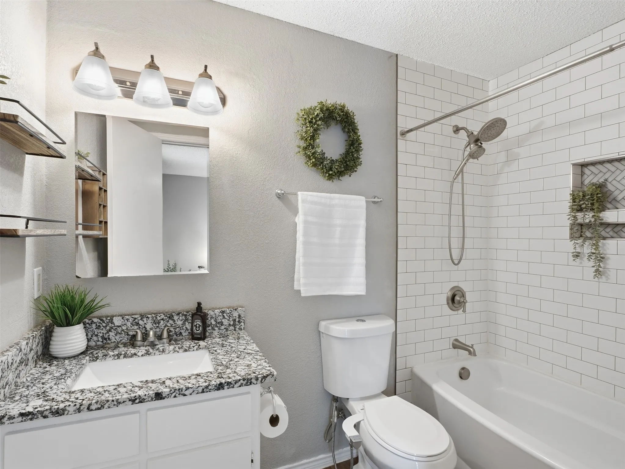 Single Family Residence For Sale in Tarrant County , 6206 Hott Springs Drive, Arlington, Texas 76001, 3 Bedroom, 2 Bathroom, 2 Garage spaces, 1,545 Sqft, built in 1982, mls#21354543, Real Estate Agent in Arlington, Homes For Sale in Tarrant county, Homes For Sale in Arlington, Realtor in Arlington Texas, Real Estate Brokerage Independent Realty Texas, Luminita Cordes Realtor