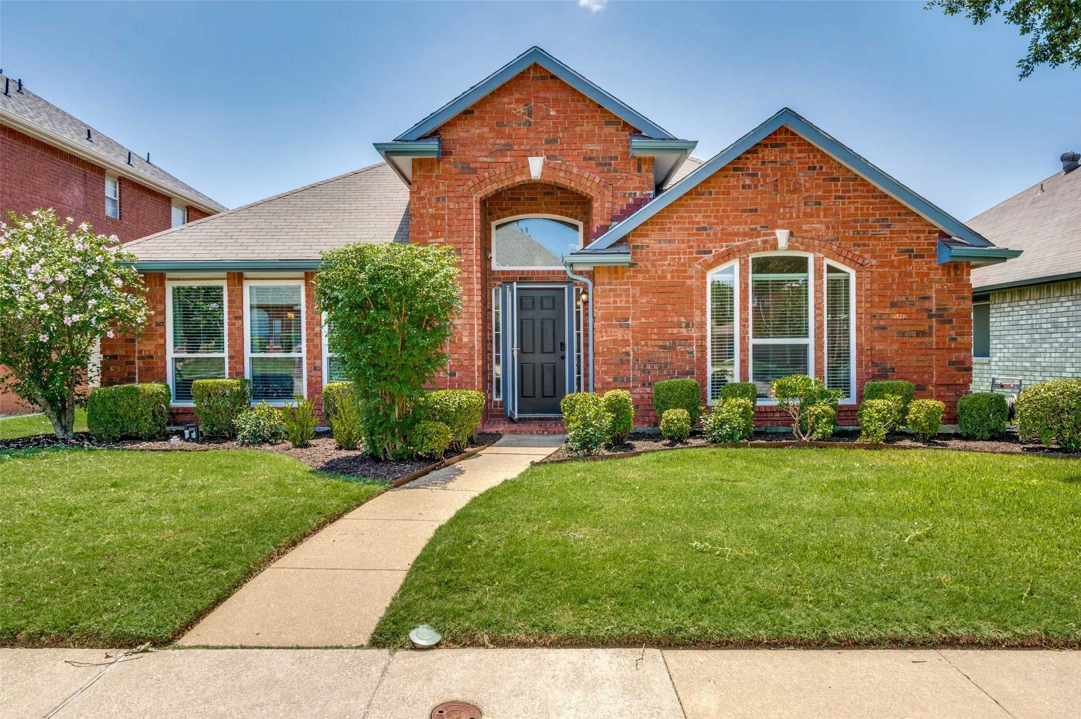 Single Family Residence For Sale in Dallas County , 1644 Bennington Drive, Carrollton, Texas 75007, 4 Bedroom, 2 Bathroom, 2 Garage spaces, 2,091 Sqft, built in 1992, mls#21352798, Real Estate Agent in Carrollton, Homes For Sale in Dallas county, Homes For Sale in Carrollton, Realtor in Carrollton Texas, Real Estate Brokerage Independent Realty Texas, Luminita Cordes Realtor