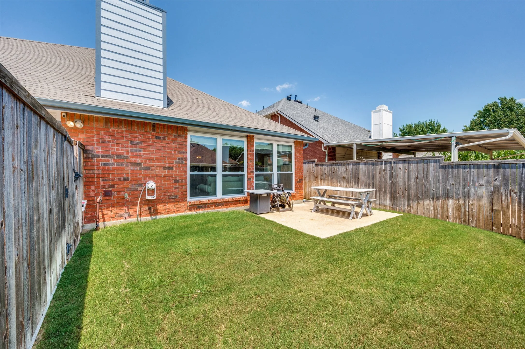 Single Family Residence For Sale in Dallas County , 1644 Bennington Drive, Carrollton, Texas 75007, 4 Bedroom, 2 Bathroom, 2 Garage spaces, 2,091 Sqft, built in 1992, mls#21352798, Real Estate Agent in Carrollton, Homes For Sale in Dallas county, Homes For Sale in Carrollton, Realtor in Carrollton Texas, Real Estate Brokerage Independent Realty Texas, Luminita Cordes Realtor