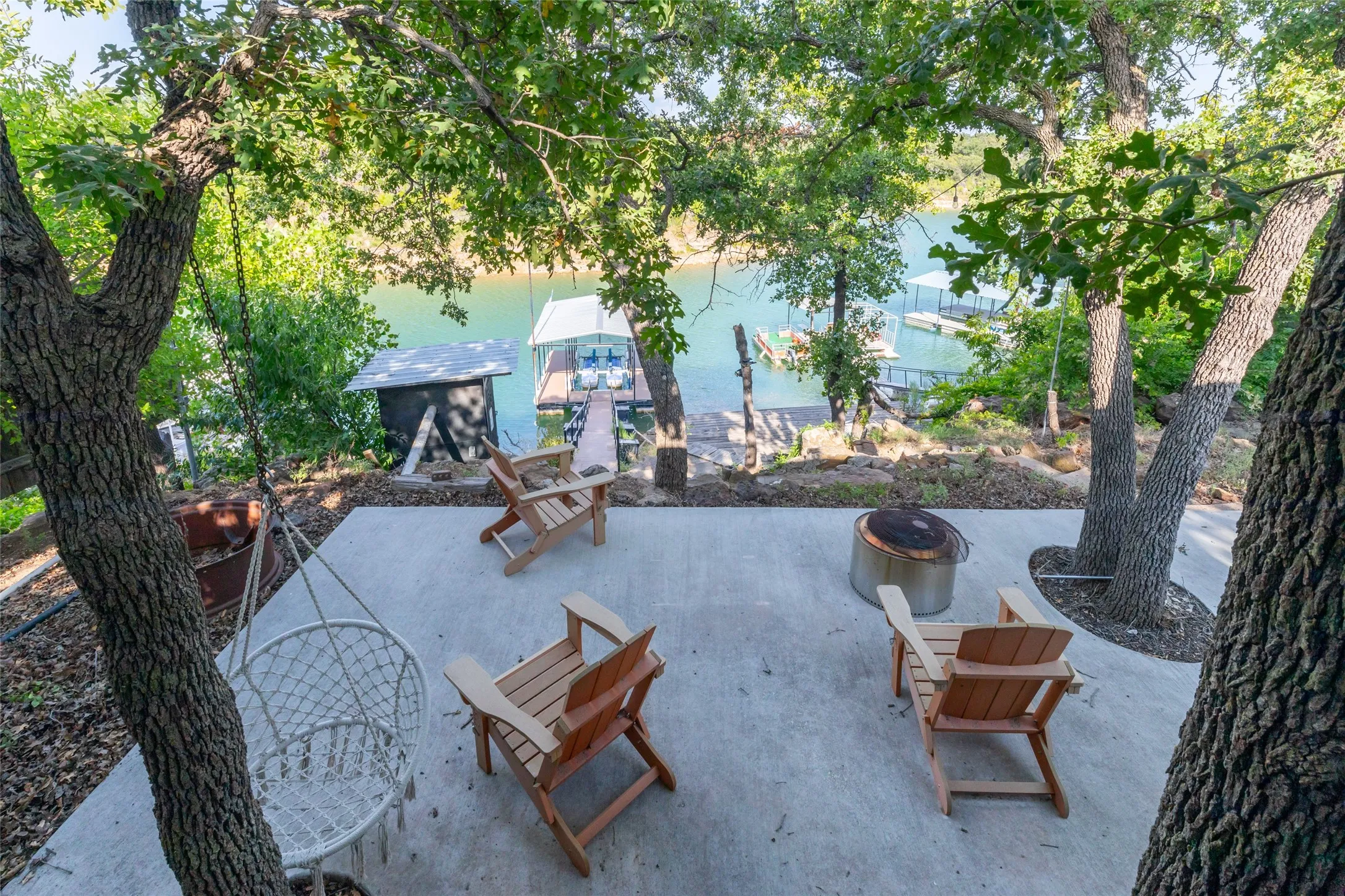 Single Family Residence For Sale in Eastland County , 481 North Shore Drive, Cisco, Texas 76437, 2 Bedroom, 1 Bathroom, Garage spaces, 720 Sqft, built in 1950, Price $375,000, mls#21354561, Real Estate Agent in Cisco, Homes For Sale in Eastland county, Homes For Sale in Cisco, Realtor in Cisco Texas, Real Estate Brokerage Independent Realty Texas, Luminita Cordes Realtor