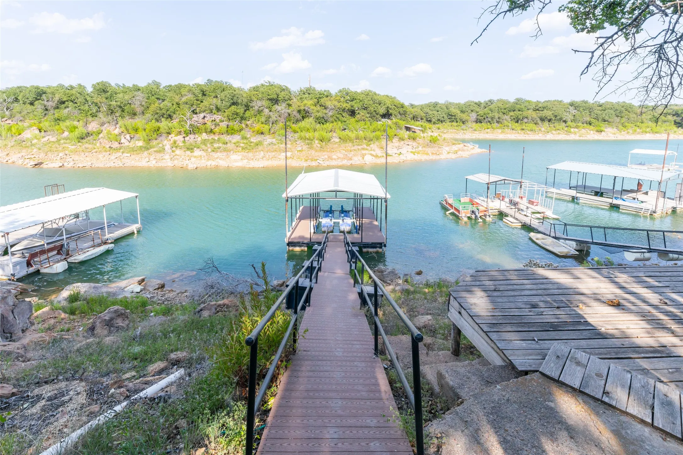 Single Family Residence For Sale in Eastland County , 481 North Shore Drive, Cisco, Texas 76437, 2 Bedroom, 1 Bathroom, Garage spaces, 720 Sqft, built in 1950, Price $375,000, mls#21354561, Real Estate Agent in Cisco, Homes For Sale in Eastland county, Homes For Sale in Cisco, Realtor in Cisco Texas, Real Estate Brokerage Independent Realty Texas, Luminita Cordes Realtor