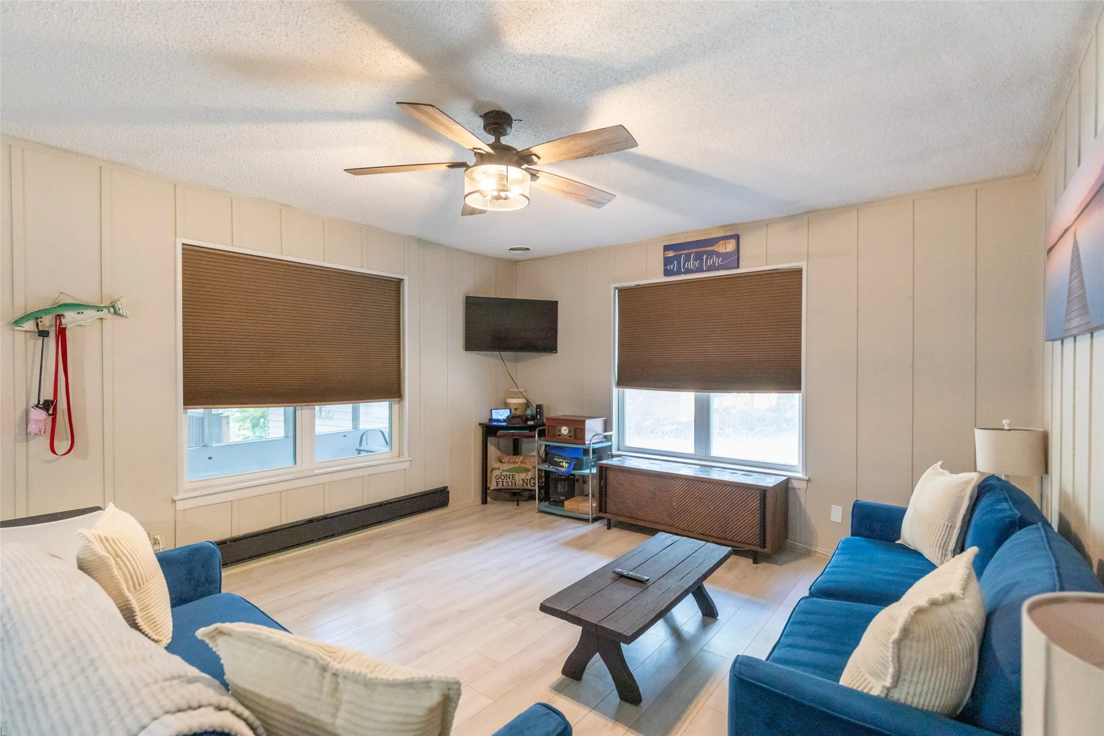 Single Family Residence For Sale in Eastland County , 481 North Shore Drive, Cisco, Texas 76437, 2 Bedroom, 1 Bathroom, Garage spaces, 720 Sqft, built in 1950, Price $375,000, mls#21354561, Real Estate Agent in Cisco, Homes For Sale in Eastland county, Homes For Sale in Cisco, Realtor in Cisco Texas, Real Estate Brokerage Independent Realty Texas, Luminita Cordes Realtor