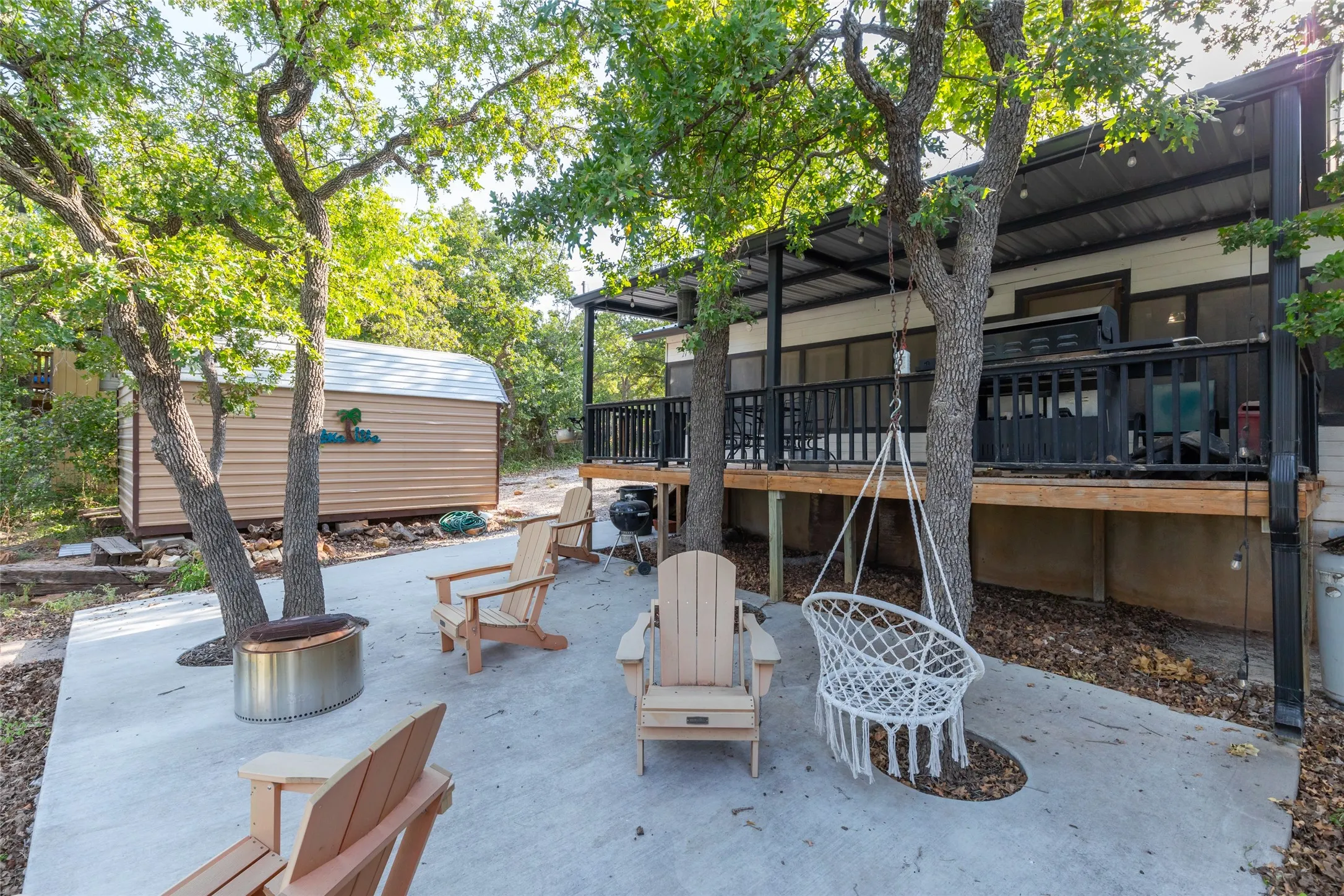 Single Family Residence For Sale in Eastland County , 481 North Shore Drive, Cisco, Texas 76437, 2 Bedroom, 1 Bathroom, Garage spaces, 720 Sqft, built in 1950, Price $375,000, mls#21354561, Real Estate Agent in Cisco, Homes For Sale in Eastland county, Homes For Sale in Cisco, Realtor in Cisco Texas, Real Estate Brokerage Independent Realty Texas, Luminita Cordes Realtor