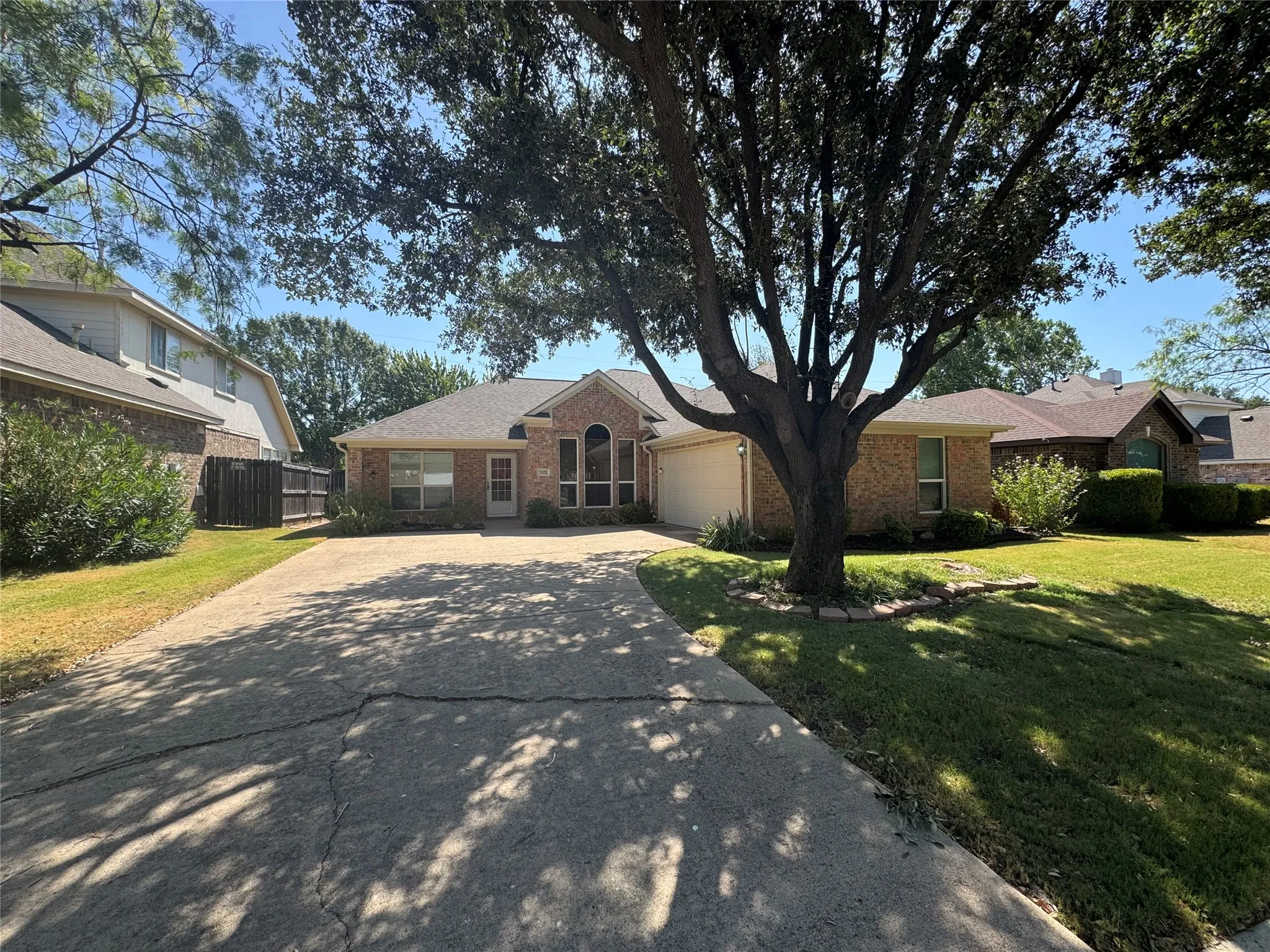 Single Family Residence For Rent in Tarrant County , 1325 Gatewood Drive, Keller, Texas 76248, 3 Bedroom, 2 Bathroom, 2 Garage spaces, 1,948 Sqft, built in 1995, mls#21354609, Real Estate Agent in Keller, Homes For Rent in Tarrant county, Homes For Rent in Keller, Realtor in Keller Texas, Real Estate Brokerage Independent Realty Texas, Luminita Cordes Realtor