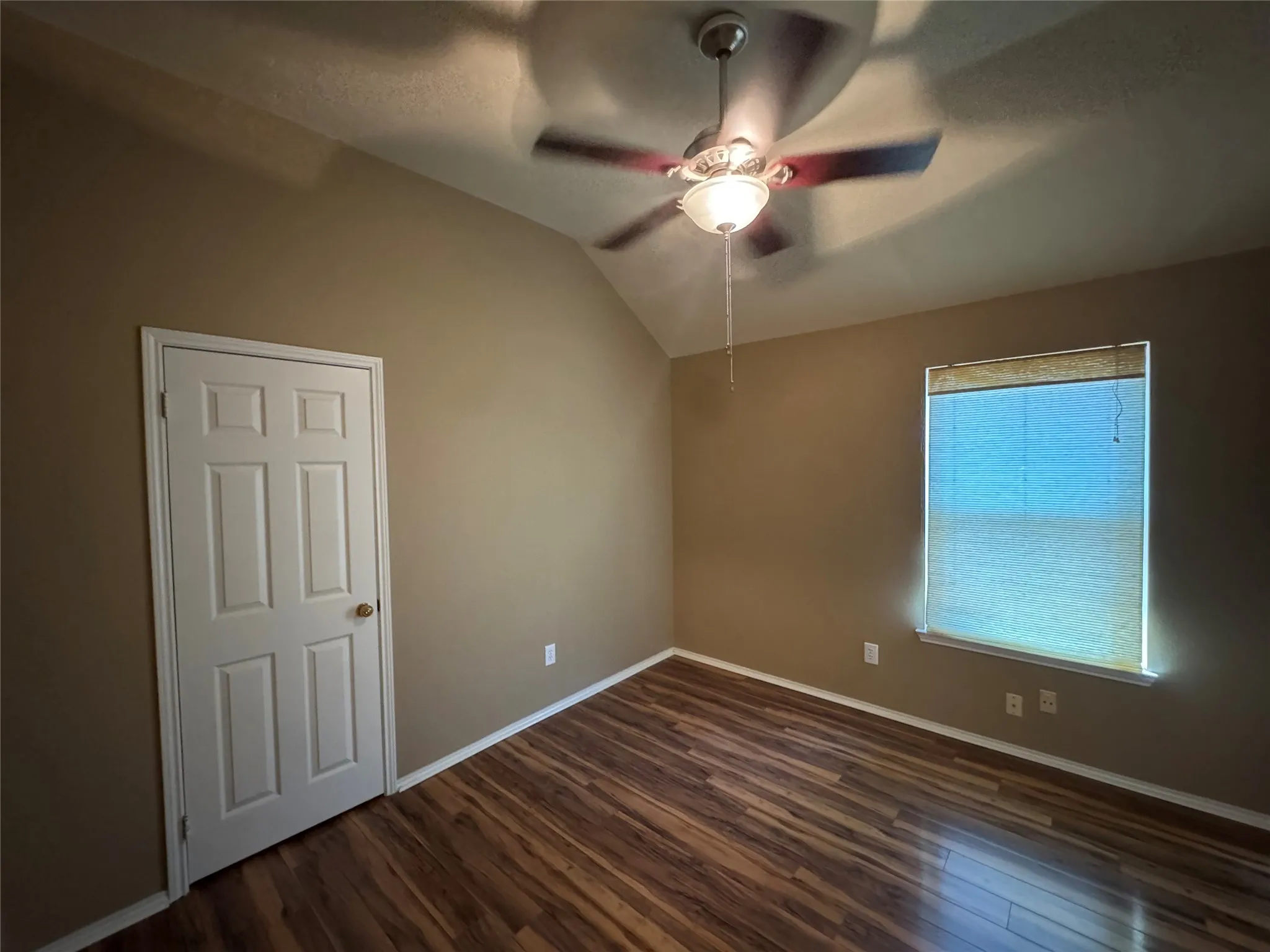 Single Family Residence For Rent in Tarrant County , 1325 Gatewood Drive, Keller, Texas 76248, 3 Bedroom, 2 Bathroom, 2 Garage spaces, 1,948 Sqft, built in 1995, mls#21354609, Real Estate Agent in Keller, Homes For Rent in Tarrant county, Homes For Rent in Keller, Realtor in Keller Texas, Real Estate Brokerage Independent Realty Texas, Luminita Cordes Realtor