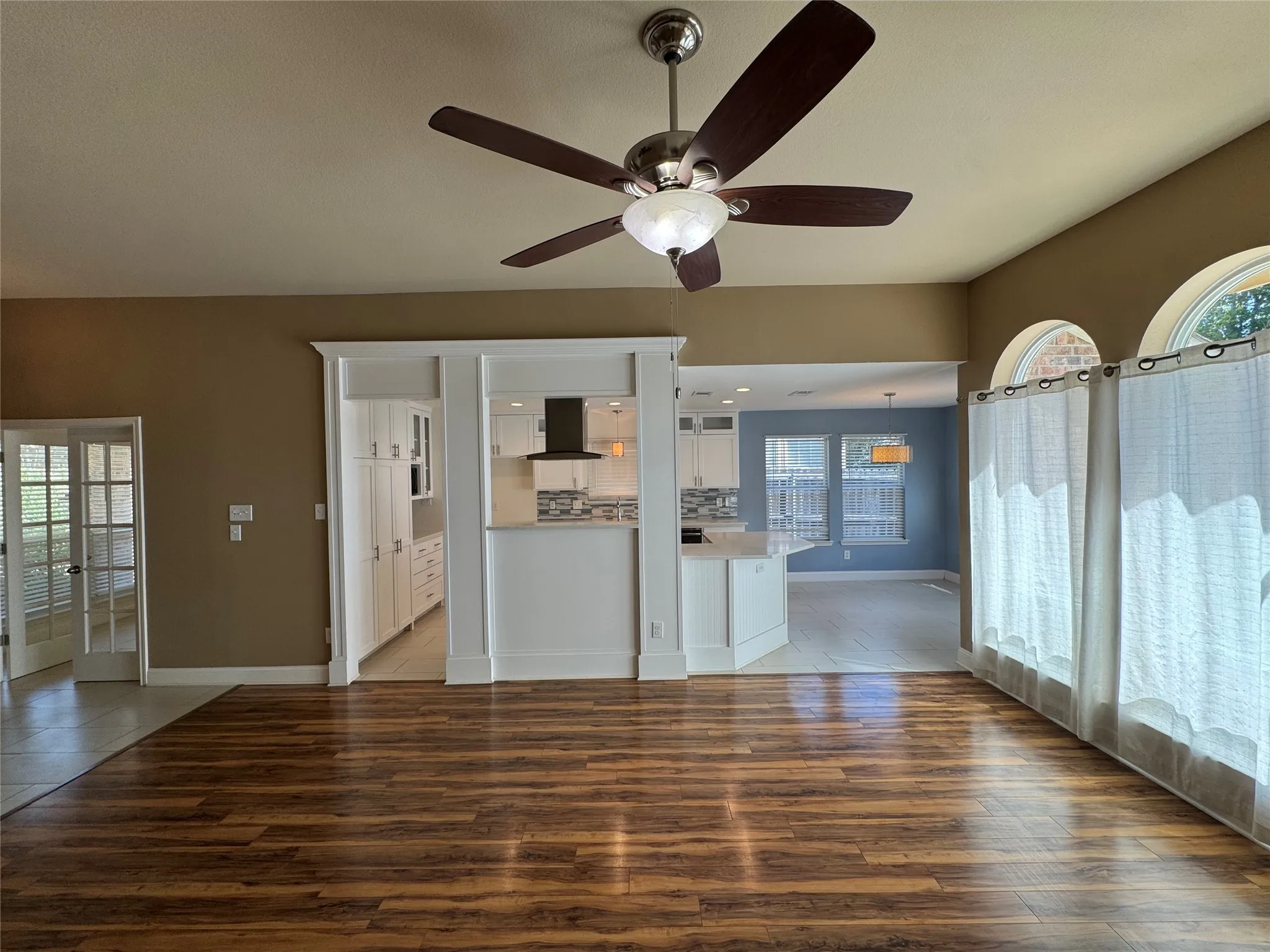 Single Family Residence For Rent in Tarrant County , 1325 Gatewood Drive, Keller, Texas 76248, 3 Bedroom, 2 Bathroom, 2 Garage spaces, 1,948 Sqft, built in 1995, mls#21354609, Real Estate Agent in Keller, Homes For Rent in Tarrant county, Homes For Rent in Keller, Realtor in Keller Texas, Real Estate Brokerage Independent Realty Texas, Luminita Cordes Realtor