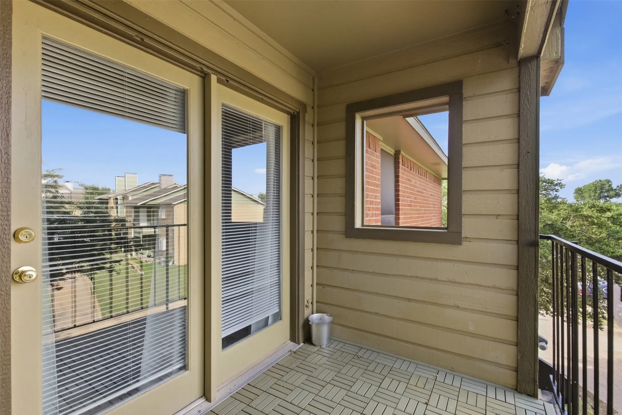 Condominium For Rent in Dallas County , 5909 Lake Hubbard Parkway 211, Garland, Texas 75043, 2 Bedroom, 2 Bathroom, Garage spaces, 920 Sqft, built in 1981, mls#21354573, Real Estate Agent in Garland, Homes For Rent in Dallas county, Homes For Rent in Garland, Realtor in Garland Texas, Real Estate Brokerage Independent Realty Texas, Luminita Cordes Realtor
