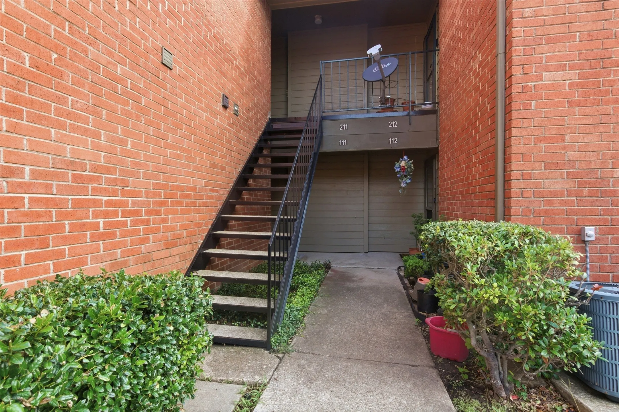 Condominium For Rent in Dallas County , 5909 Lake Hubbard Parkway 211, Garland, Texas 75043, 2 Bedroom, 2 Bathroom, Garage spaces, 920 Sqft, built in 1981, mls#21354573, Real Estate Agent in Garland, Homes For Rent in Dallas county, Homes For Rent in Garland, Realtor in Garland Texas, Real Estate Brokerage Independent Realty Texas, Luminita Cordes Realtor