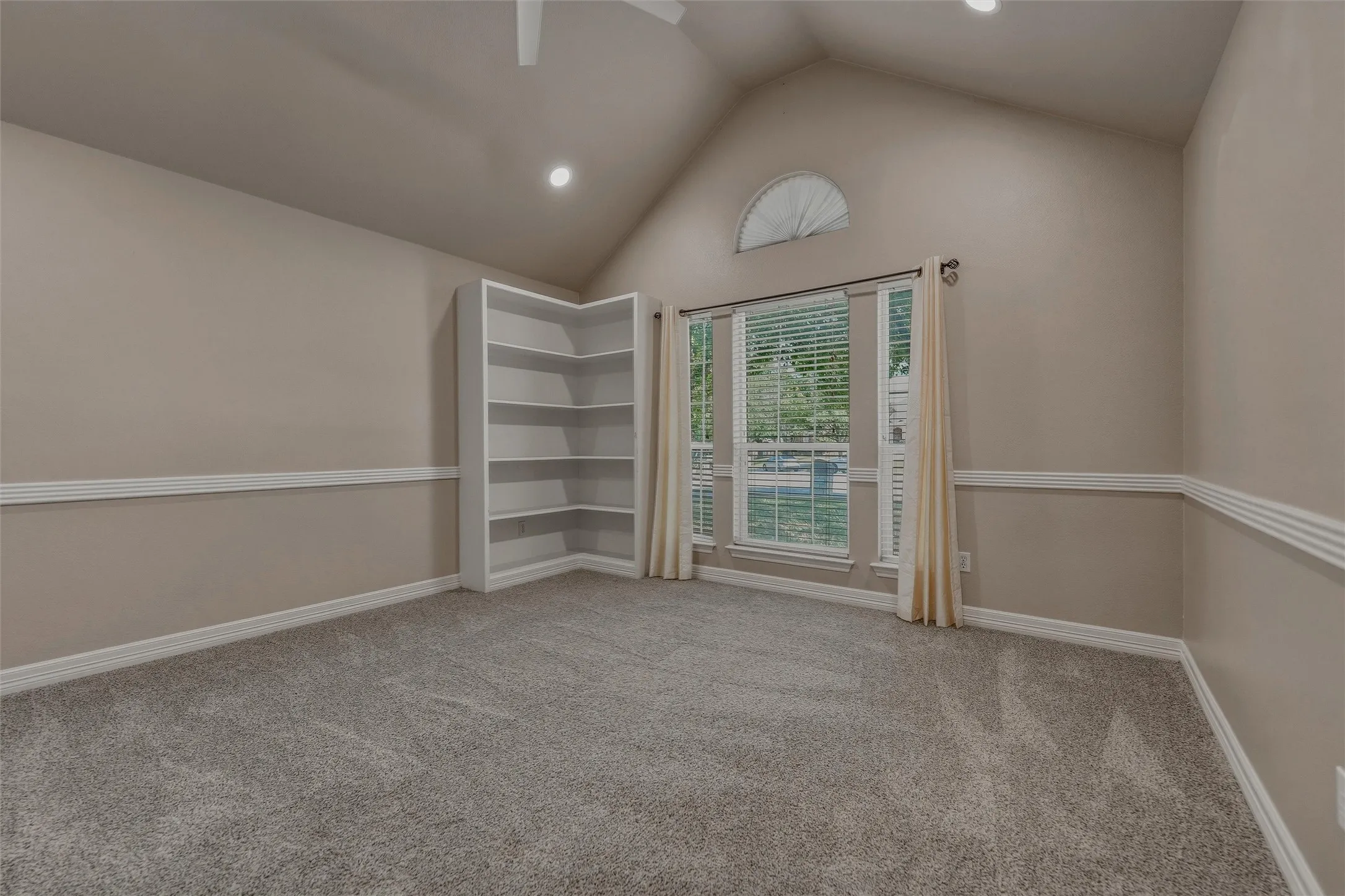 Single Family Residence For Rent in Tarrant County , 1801 Callender Hill Road, Mansfield, Texas 76063, 5 Bedroom, 3 Bathroom, 2 Garage spaces, 3,600 Sqft, built in 1995, mls#21354591, Real Estate Agent in Mansfield, Homes For Rent in Tarrant county, Homes For Rent in Mansfield, Realtor in Mansfield Texas, Real Estate Brokerage Independent Realty Texas, Luminita Cordes Realtor
