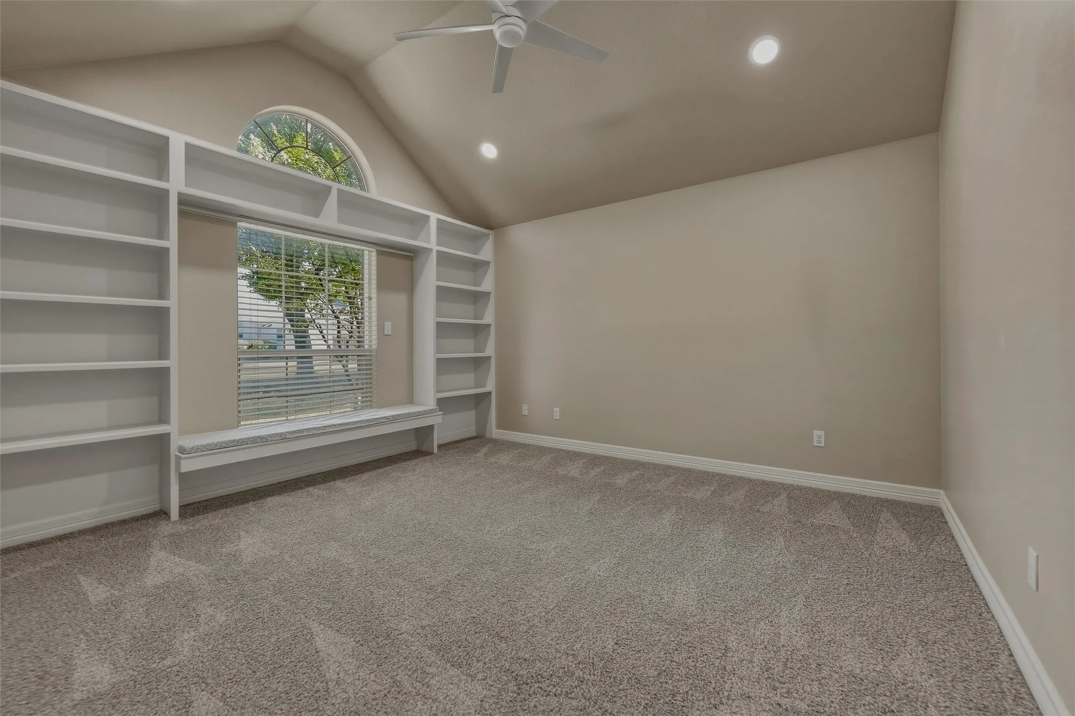Single Family Residence For Rent in Tarrant County , 1801 Callender Hill Road, Mansfield, Texas 76063, 5 Bedroom, 3 Bathroom, 2 Garage spaces, 3,600 Sqft, built in 1995, mls#21354591, Real Estate Agent in Mansfield, Homes For Rent in Tarrant county, Homes For Rent in Mansfield, Realtor in Mansfield Texas, Real Estate Brokerage Independent Realty Texas, Luminita Cordes Realtor