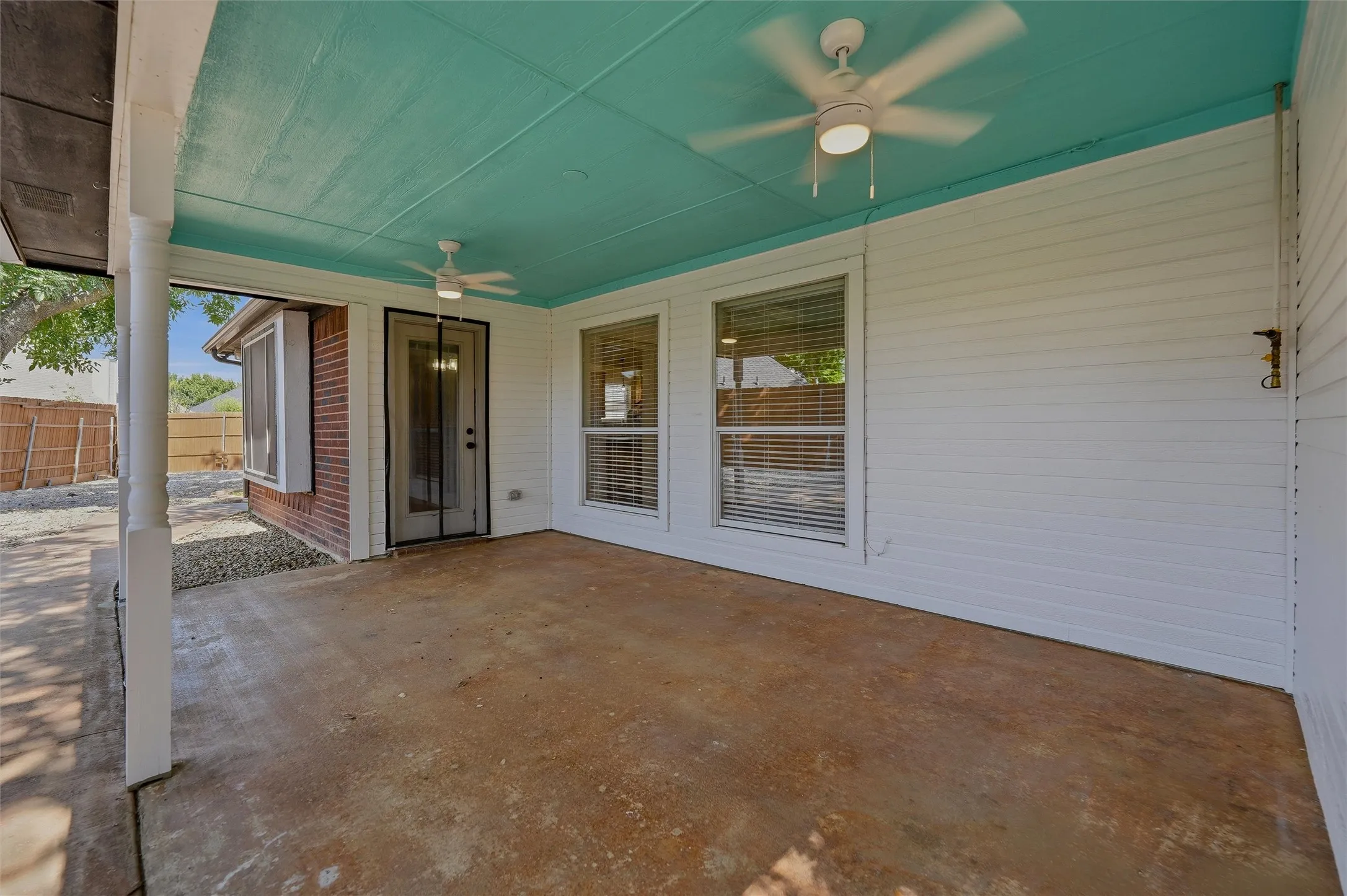 Single Family Residence For Rent in Tarrant County , 1801 Callender Hill Road, Mansfield, Texas 76063, 5 Bedroom, 3 Bathroom, 2 Garage spaces, 3,600 Sqft, built in 1995, mls#21354591, Real Estate Agent in Mansfield, Homes For Rent in Tarrant county, Homes For Rent in Mansfield, Realtor in Mansfield Texas, Real Estate Brokerage Independent Realty Texas, Luminita Cordes Realtor