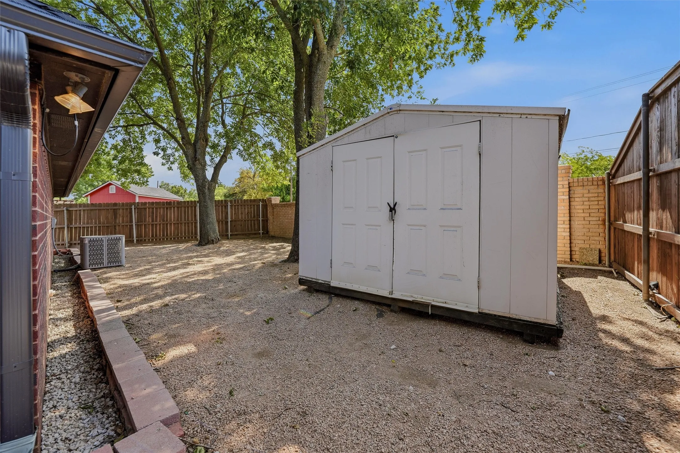 Single Family Residence For Rent in Tarrant County , 1801 Callender Hill Road, Mansfield, Texas 76063, 5 Bedroom, 3 Bathroom, 2 Garage spaces, 3,600 Sqft, built in 1995, mls#21354591, Real Estate Agent in Mansfield, Homes For Rent in Tarrant county, Homes For Rent in Mansfield, Realtor in Mansfield Texas, Real Estate Brokerage Independent Realty Texas, Luminita Cordes Realtor