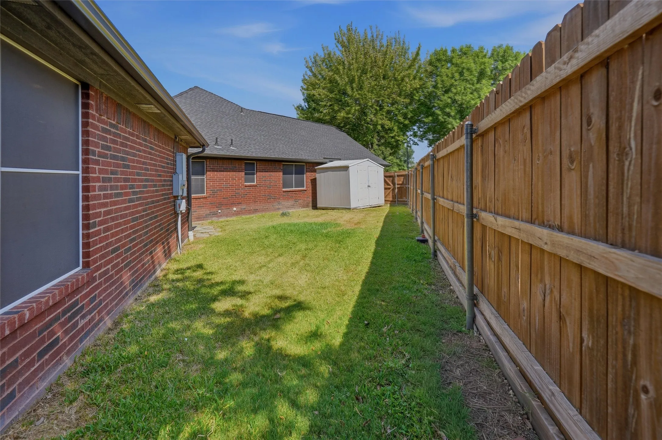 Single Family Residence For Rent in Tarrant County , 1801 Callender Hill Road, Mansfield, Texas 76063, 5 Bedroom, 3 Bathroom, 2 Garage spaces, 3,600 Sqft, built in 1995, mls#21354591, Real Estate Agent in Mansfield, Homes For Rent in Tarrant county, Homes For Rent in Mansfield, Realtor in Mansfield Texas, Real Estate Brokerage Independent Realty Texas, Luminita Cordes Realtor