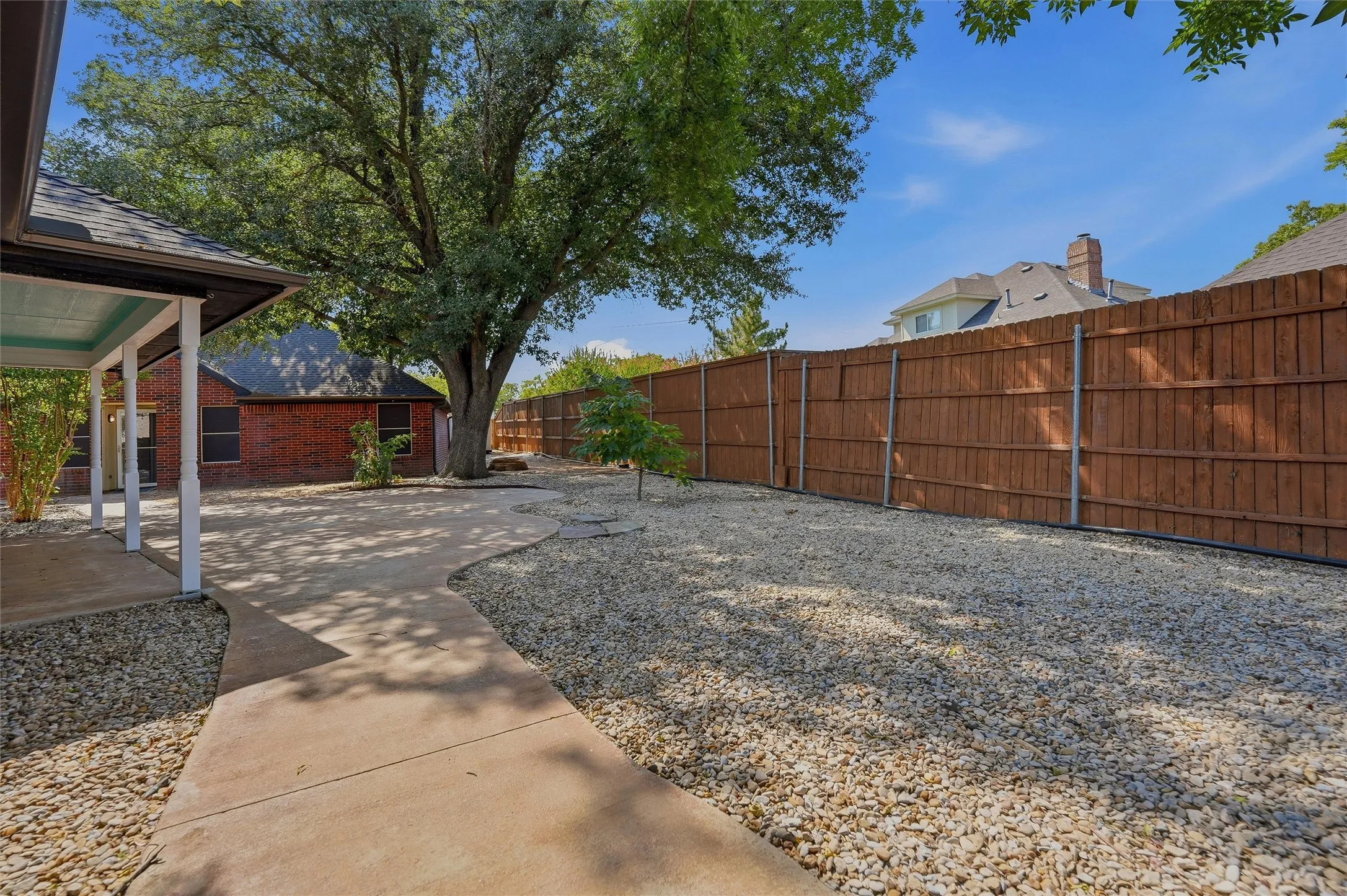 Single Family Residence For Rent in Tarrant County , 1801 Callender Hill Road, Mansfield, Texas 76063, 5 Bedroom, 3 Bathroom, 2 Garage spaces, 3,600 Sqft, built in 1995, mls#21354591, Real Estate Agent in Mansfield, Homes For Rent in Tarrant county, Homes For Rent in Mansfield, Realtor in Mansfield Texas, Real Estate Brokerage Independent Realty Texas, Luminita Cordes Realtor