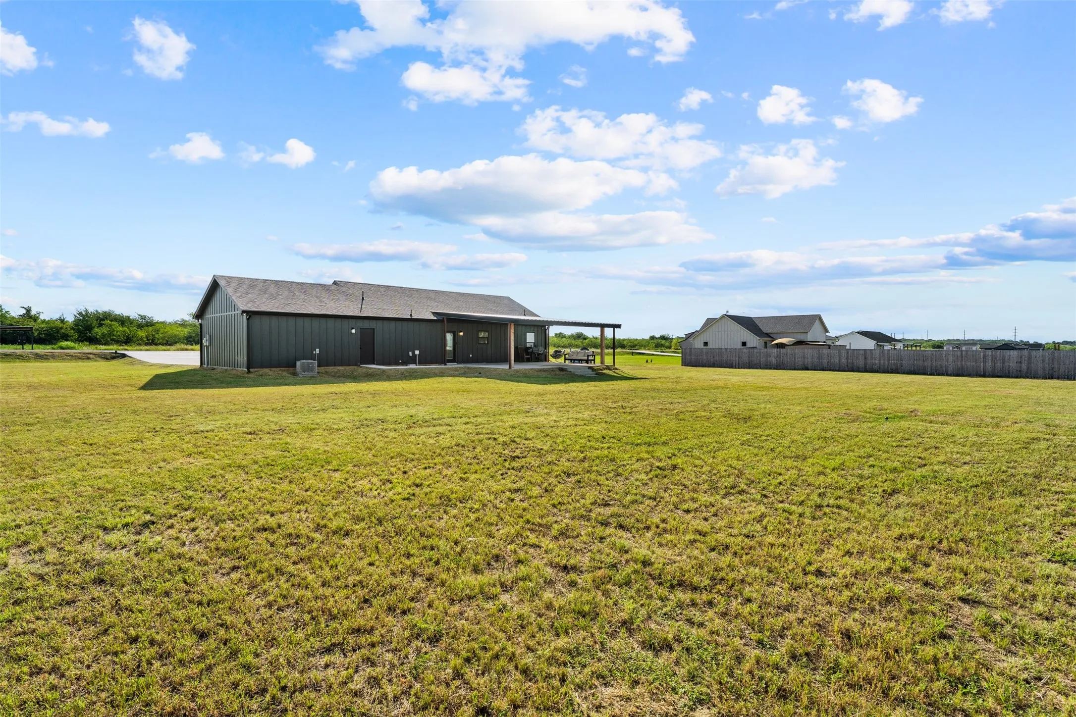 Single Family Residence For Sale in Hill County , 259 Stillmeadow Way, Whitney, Texas 76692, 3 Bedroom, 2 Bathroom, 2 Garage spaces, 1,320 Sqft, built in 2024, mls#21354587, Real Estate Agent in Whitney, Homes For Sale in Hill county, Homes For Sale in Whitney, Realtor in Whitney Texas, Real Estate Brokerage Independent Realty Texas, Luminita Cordes Realtor