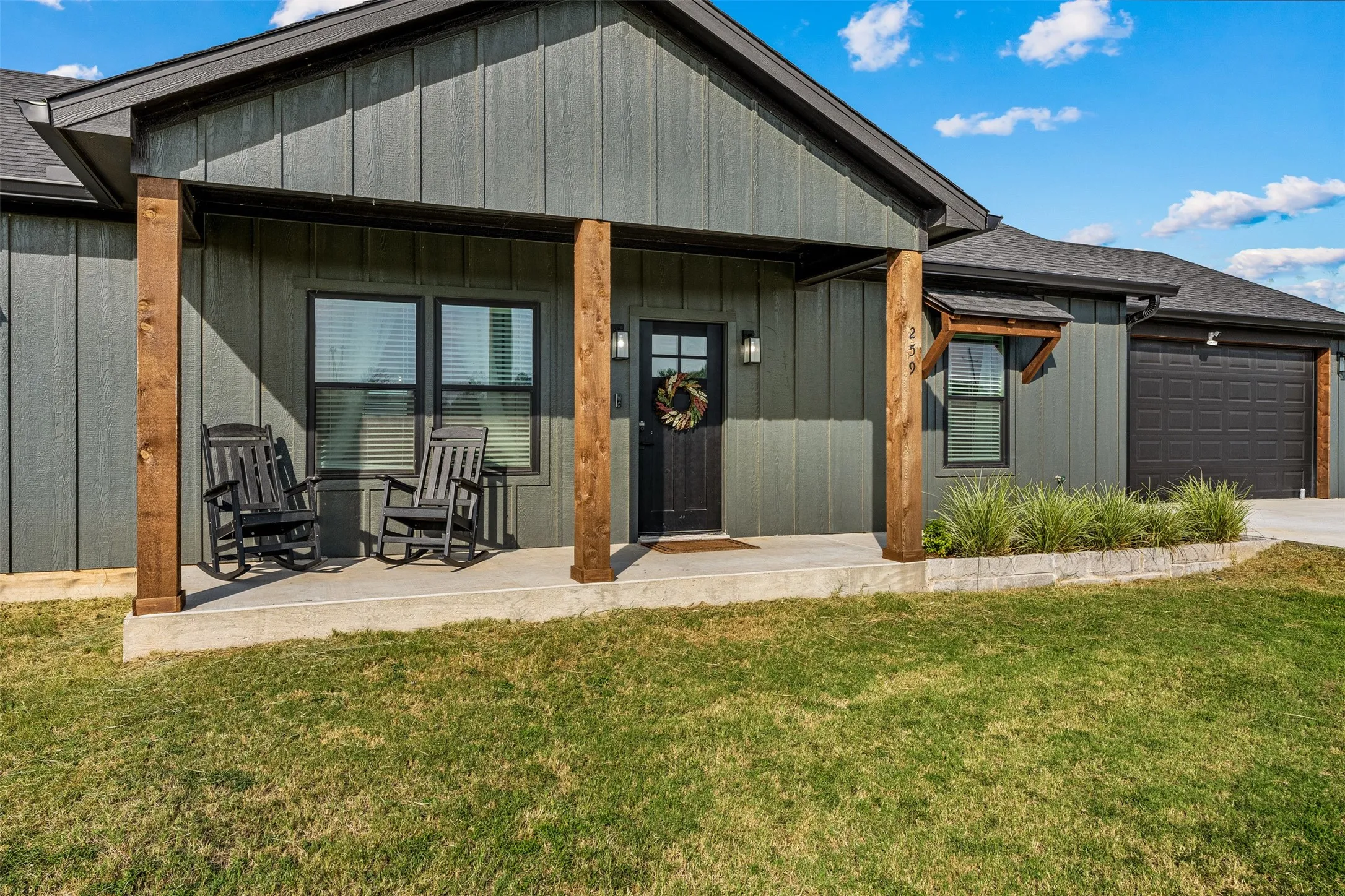 Single Family Residence For Sale in Hill County , 259 Stillmeadow Way, Whitney, Texas 76692, 3 Bedroom, 2 Bathroom, 2 Garage spaces, 1,320 Sqft, built in 2024, mls#21354587, Real Estate Agent in Whitney, Homes For Sale in Hill county, Homes For Sale in Whitney, Realtor in Whitney Texas, Real Estate Brokerage Independent Realty Texas, Luminita Cordes Realtor