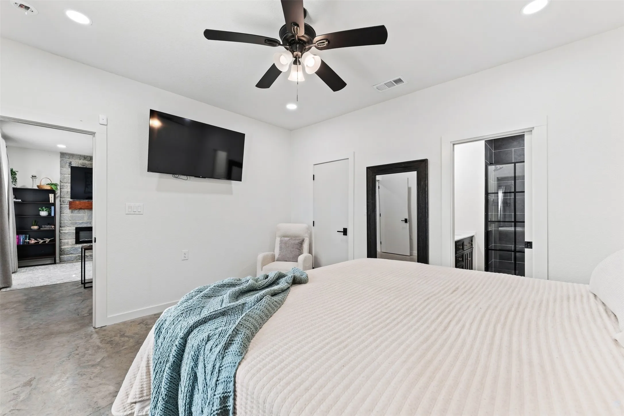 Single Family Residence For Sale in Hill County , 259 Stillmeadow Way, Whitney, Texas 76692, 3 Bedroom, 2 Bathroom, 2 Garage spaces, 1,320 Sqft, built in 2024, mls#21354587, Real Estate Agent in Whitney, Homes For Sale in Hill county, Homes For Sale in Whitney, Realtor in Whitney Texas, Real Estate Brokerage Independent Realty Texas, Luminita Cordes Realtor