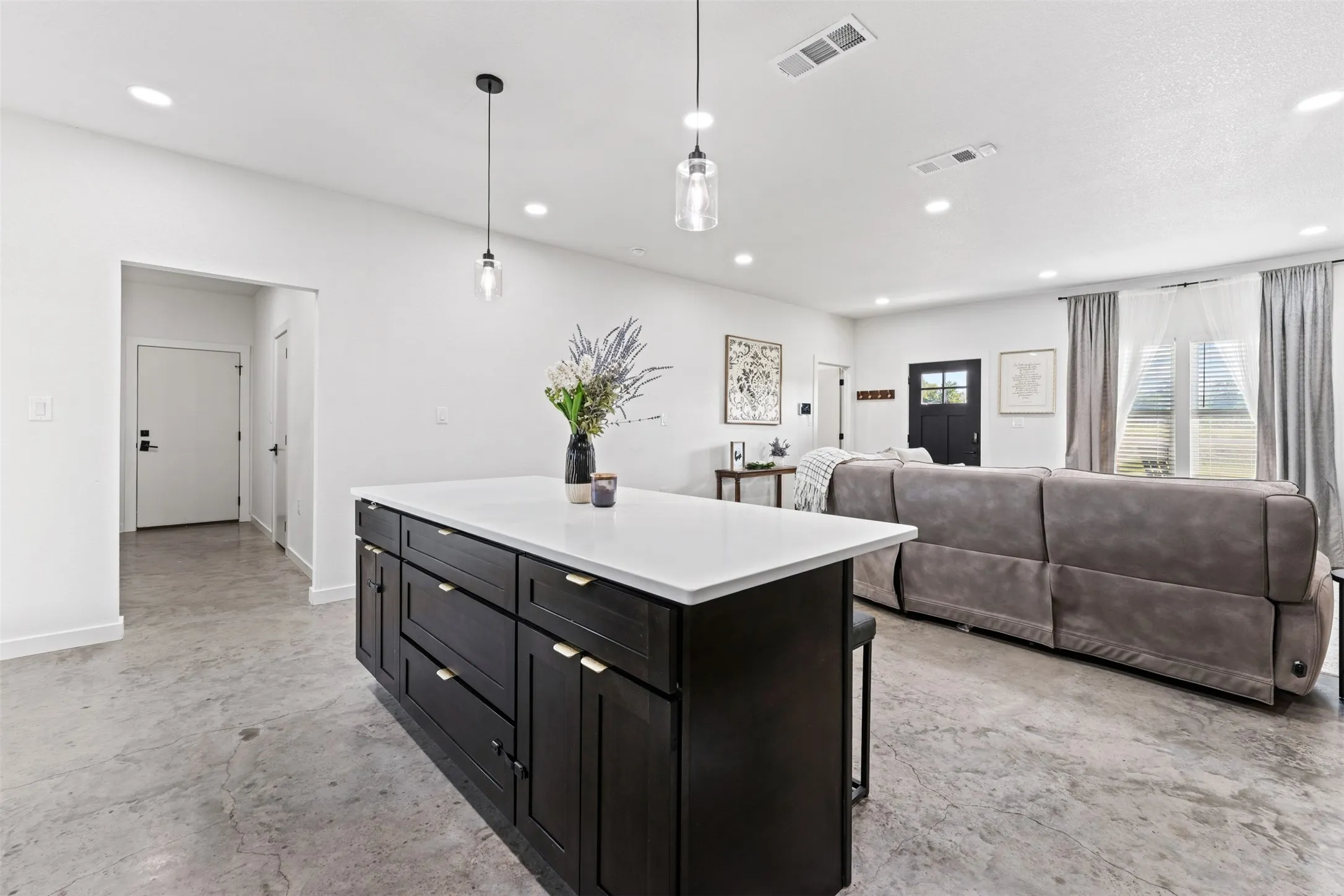 Single Family Residence For Sale in Hill County , 259 Stillmeadow Way, Whitney, Texas 76692, 3 Bedroom, 2 Bathroom, 2 Garage spaces, 1,320 Sqft, built in 2024, mls#21354587, Real Estate Agent in Whitney, Homes For Sale in Hill county, Homes For Sale in Whitney, Realtor in Whitney Texas, Real Estate Brokerage Independent Realty Texas, Luminita Cordes Realtor