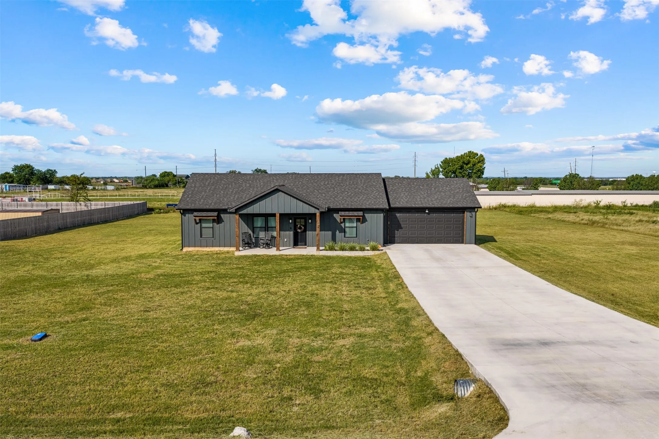 Single Family Residence For Sale in Hill County , 259 Stillmeadow Way, Whitney, Texas 76692, 3 Bedroom, 2 Bathroom, 2 Garage spaces, 1,320 Sqft, built in 2024, mls#21354587, Real Estate Agent in Whitney, Homes For Sale in Hill county, Homes For Sale in Whitney, Realtor in Whitney Texas, Real Estate Brokerage Independent Realty Texas, Luminita Cordes Realtor