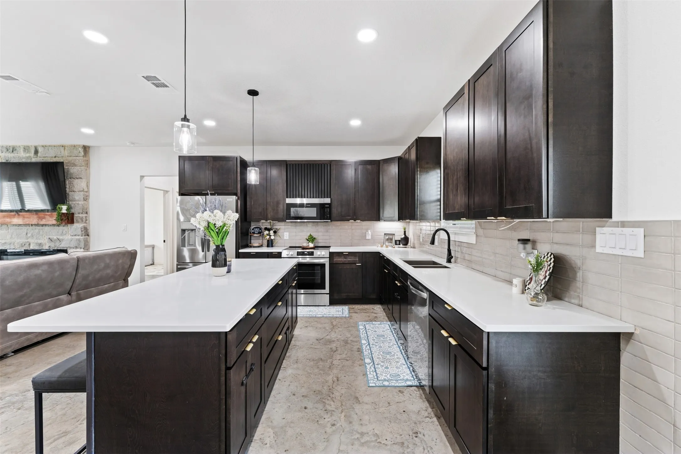 Single Family Residence For Sale in Hill County , 259 Stillmeadow Way, Whitney, Texas 76692, 3 Bedroom, 2 Bathroom, 2 Garage spaces, 1,320 Sqft, built in 2024, mls#21354587, Real Estate Agent in Whitney, Homes For Sale in Hill county, Homes For Sale in Whitney, Realtor in Whitney Texas, Real Estate Brokerage Independent Realty Texas, Luminita Cordes Realtor