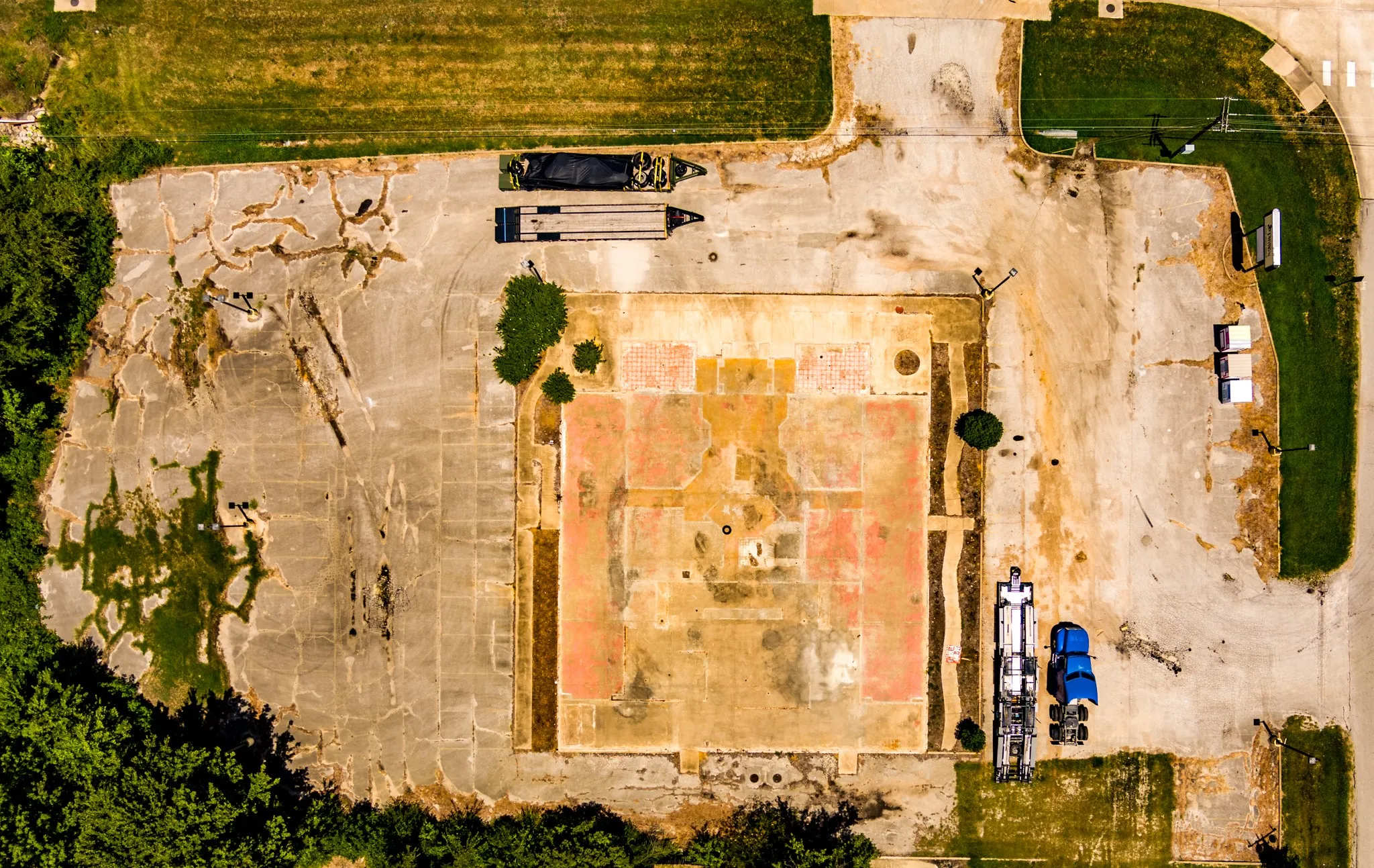 Full parking lot view

