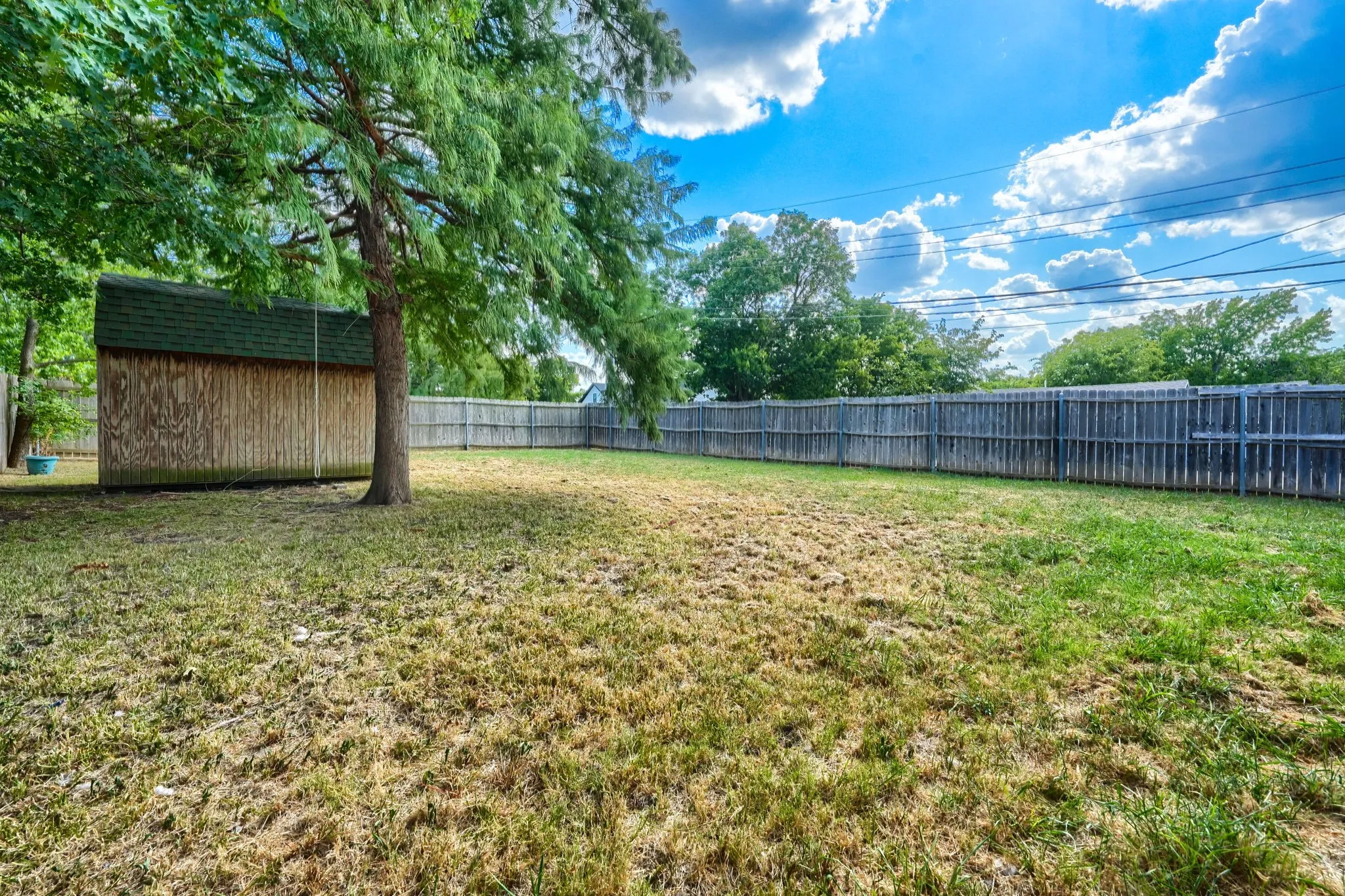 Single Family Residence For Sale in Hunt County , 3135 Maple Avenue, Greenville, Texas 75402, 3 Bedroom, 2 Bathroom, 1 Garage spaces, 1,542 Sqft, built in 1979, mls#21354535, Real Estate Agent in Greenville, Homes For Sale in Hunt county, Homes For Sale in Greenville, Realtor in Greenville Texas, Real Estate Brokerage Independent Realty Texas, Luminita Cordes Realtor