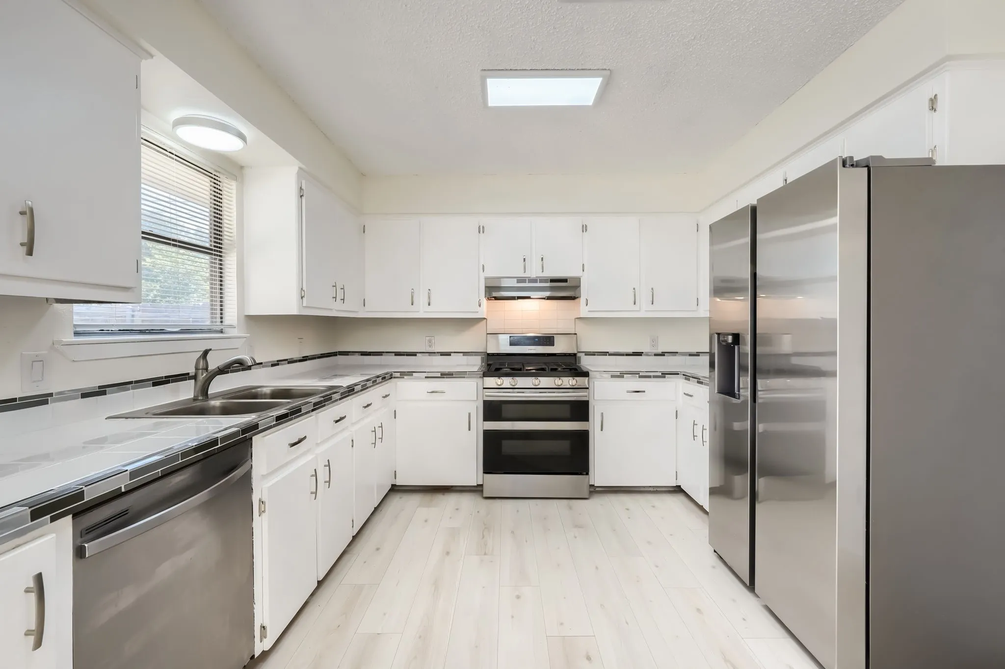 Single Family Residence For Sale in Hunt County , 3135 Maple Avenue, Greenville, Texas 75402, 3 Bedroom, 2 Bathroom, 1 Garage spaces, 1,542 Sqft, built in 1979, mls#21354535, Real Estate Agent in Greenville, Homes For Sale in Hunt county, Homes For Sale in Greenville, Realtor in Greenville Texas, Real Estate Brokerage Independent Realty Texas, Luminita Cordes Realtor
