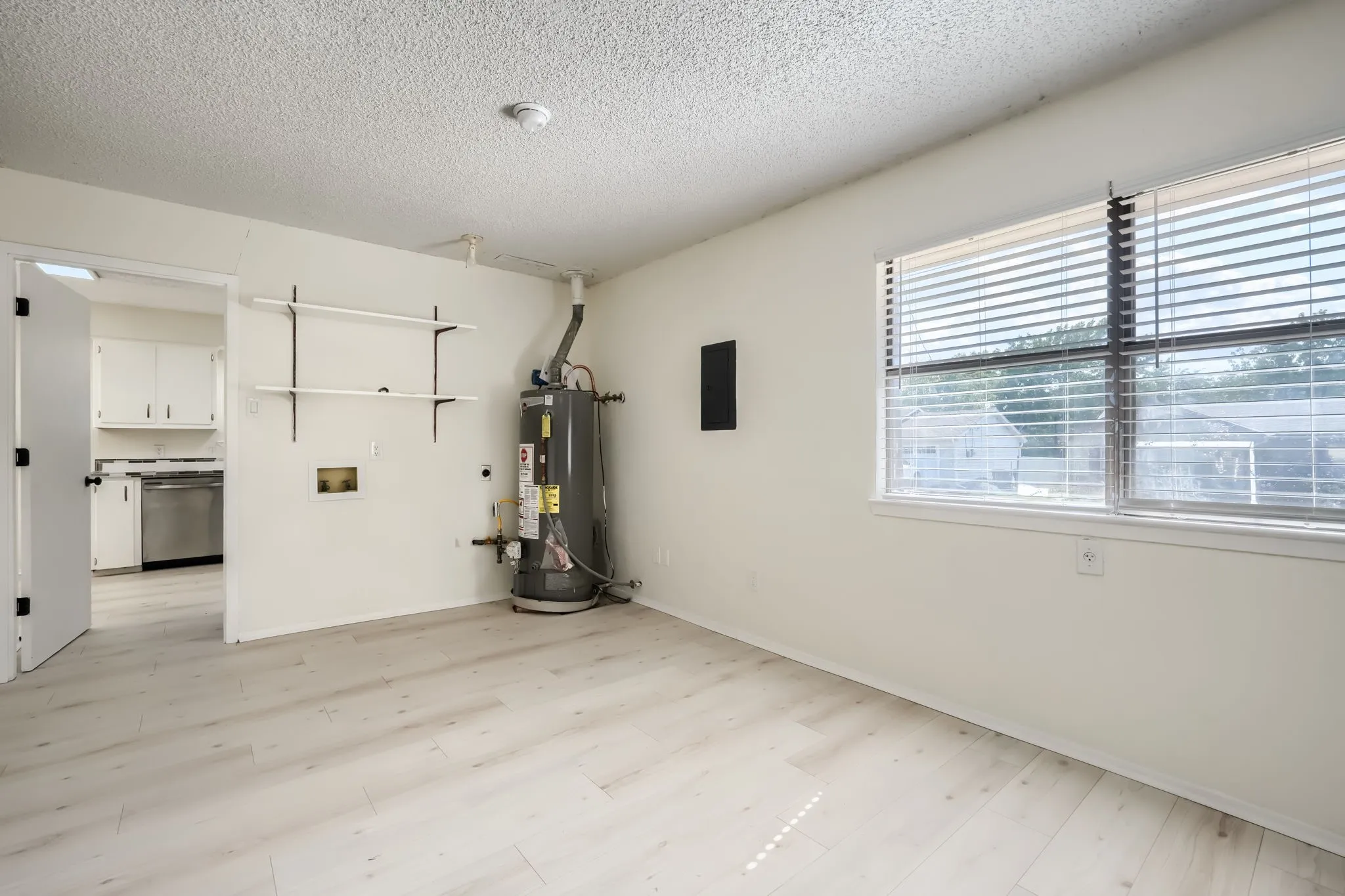 Single Family Residence For Sale in Hunt County , 3135 Maple Avenue, Greenville, Texas 75402, 3 Bedroom, 2 Bathroom, 1 Garage spaces, 1,542 Sqft, built in 1979, mls#21354535, Real Estate Agent in Greenville, Homes For Sale in Hunt county, Homes For Sale in Greenville, Realtor in Greenville Texas, Real Estate Brokerage Independent Realty Texas, Luminita Cordes Realtor